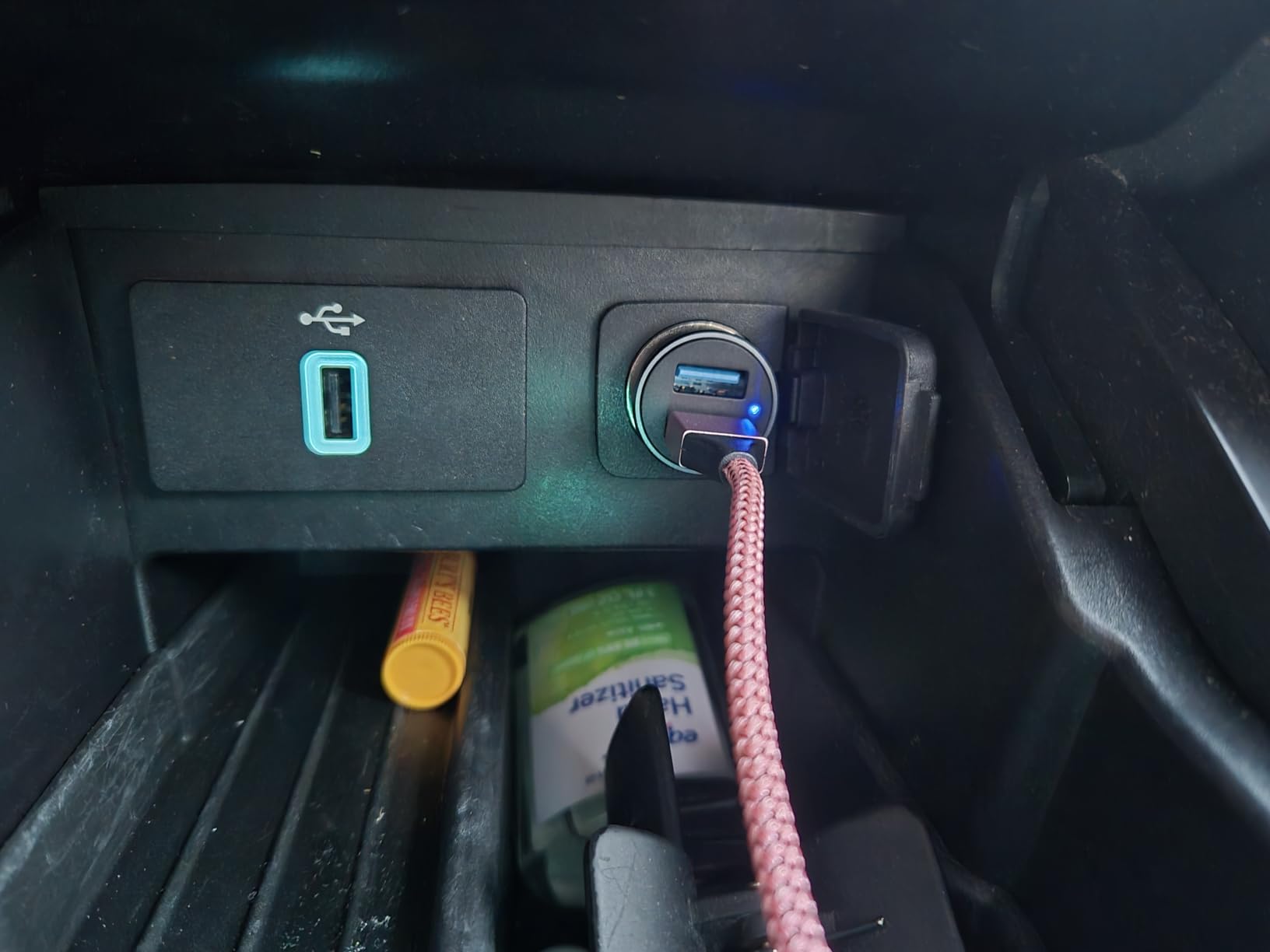 Anker 320 Car Charger (24W II), Mini Aluminum Alloy Dual USB with Blue LED for iPhone 16 15 14 13 12 Series, iPad Pro/Air 2/Mini, Galaxy and More customer photo 2