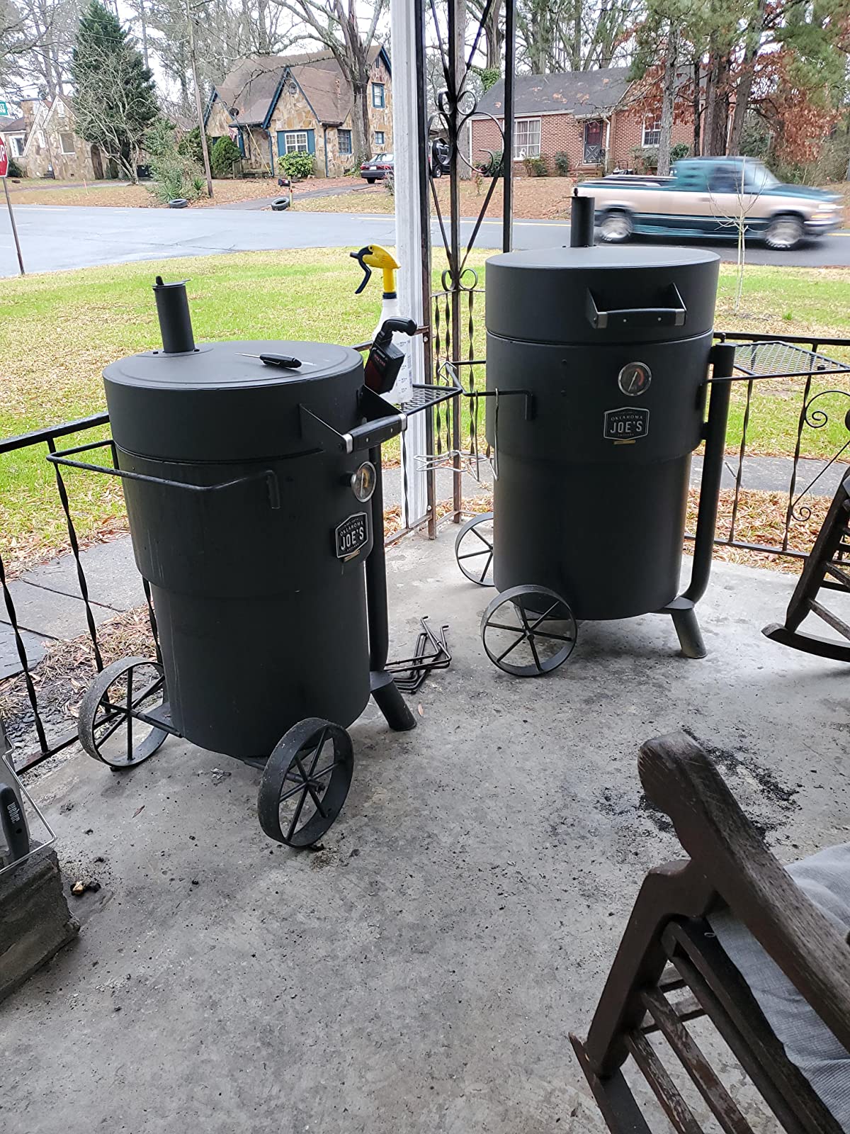 Oklahoma Joe's Bronco Pro 21.5 in. Heavy Duty Charcoal Drum Smoker and Grill with 366 sq. in. Cooking Area, Black customer photo 2
