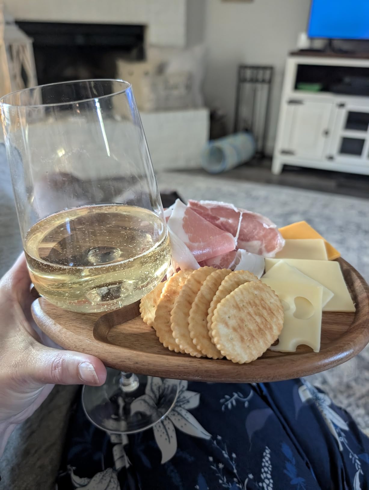 PICNIC TIME Wine Appetizer Plates, Set of 4 Wooden Cocktail Plates with Glass Holder, Mini Charcuterie Boards for Wine and Cheese Parties, Acacia Cheese Board Serving Trays (Oval - Acacia Wood) customer photo 2