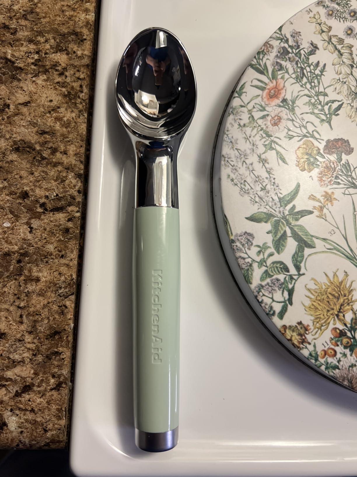 KitchenAid Classic Ice Cream Scoop, 8.6 inches, Black customer photo 1