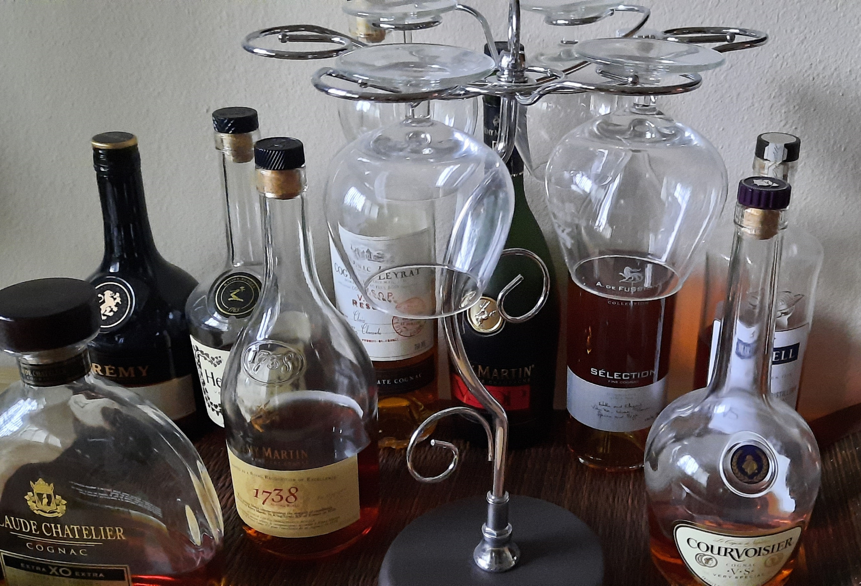 Countertop Wine Glass Holder Tabletop Stemware Storage Rack Air Drying System Kitchen Bar Desktop Goblet Storage Metal Glasses Display Stand customer photo 1