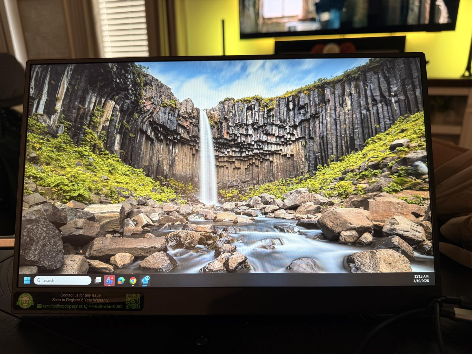 cocopar Portable Monitor 15.6 Inch 1080P FHD 60Hz 85% sRGB Travel Monitor with Speaker HDMI USB-C Second Screen for Laptop MacBook Surface PC Xbox PS4/5, VESA Mountable, with Cover Stand customer photo 2