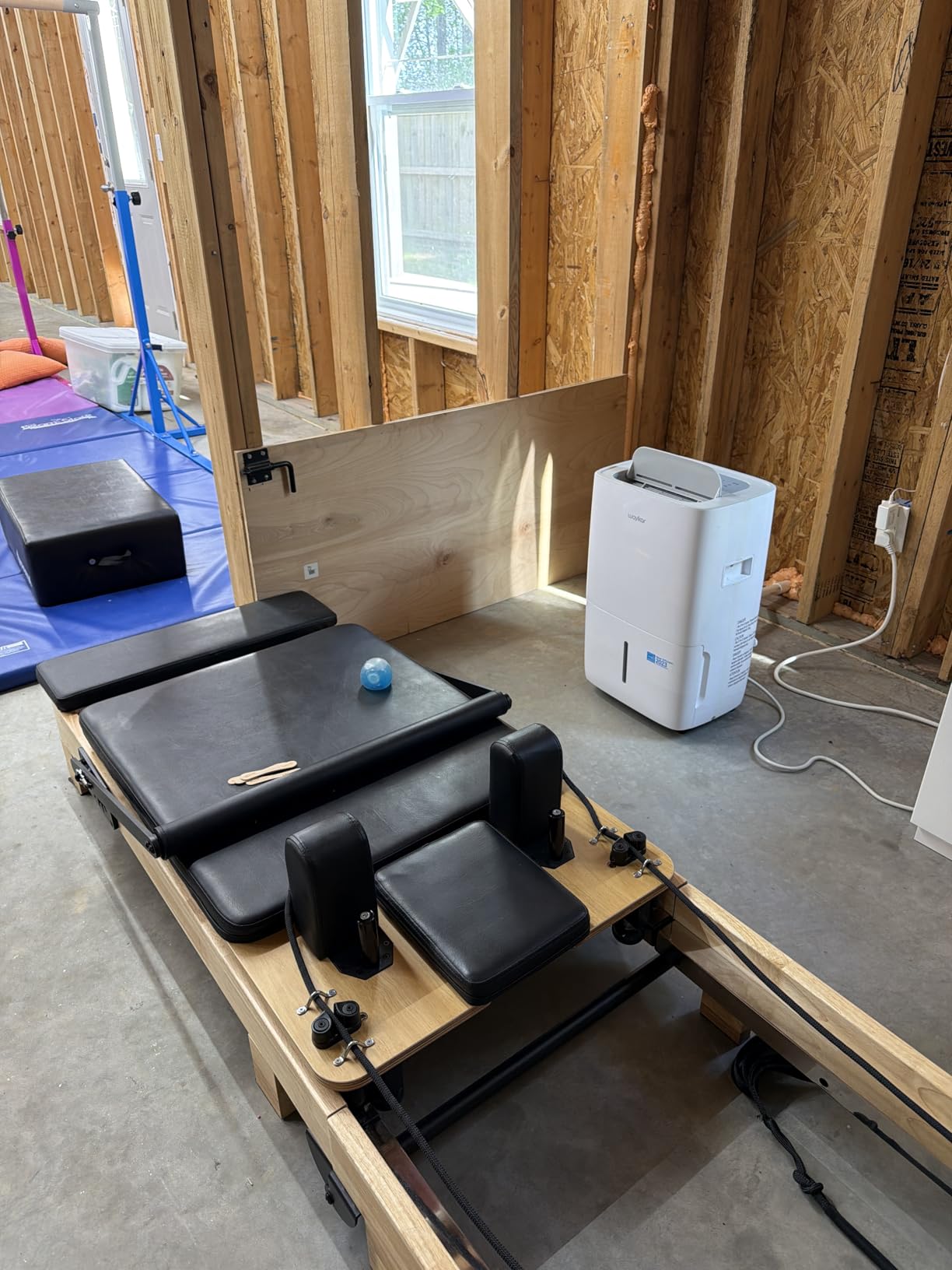 Waykar 34 Pints Energy Star Dehumidifier for Spaces up to 2,000 Sq. Ft at Home, in Basements and Large Rooms with Drain Hose and 0.66 Gallons Water Tank customer photo 2
