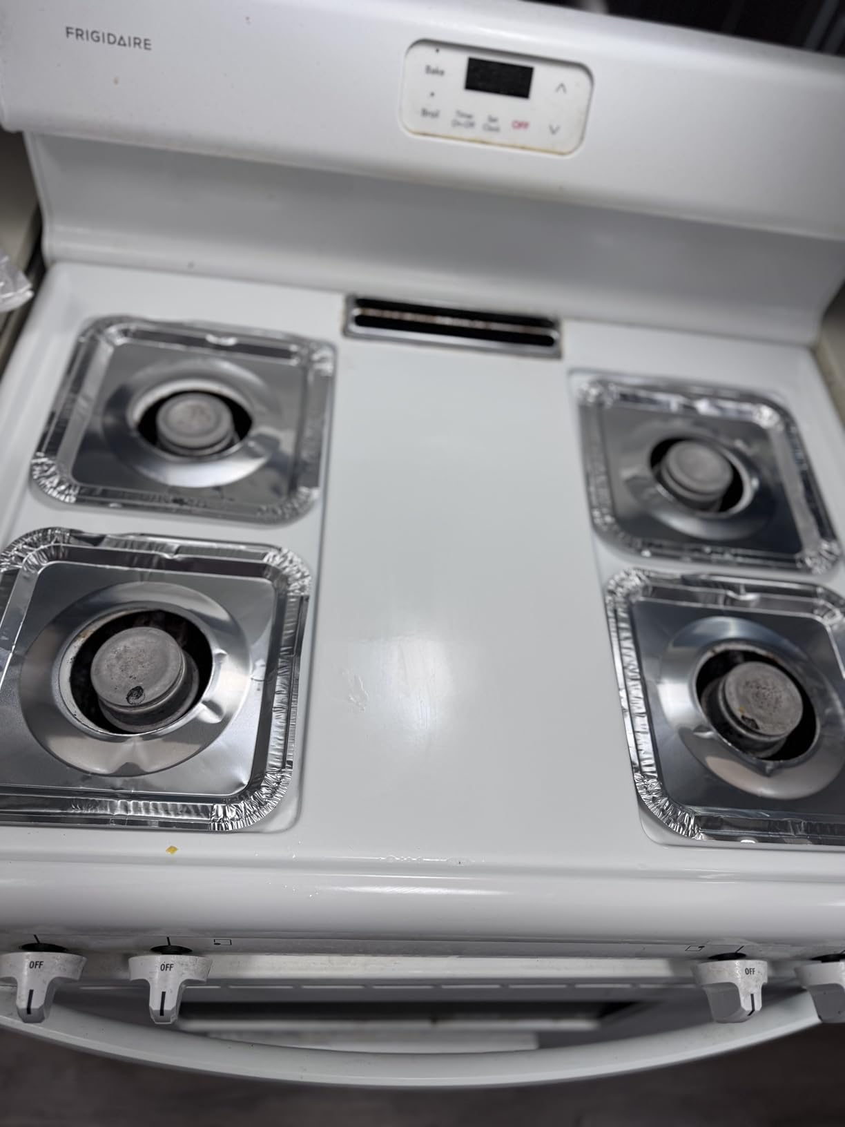 Aluminium Gas Stove Burner Covers (50 Pack) - Disposable Gas Stove Cover Liners, Heat-Resistant Gas Stove Top Covers for Gas Burners and Stove Covers for Gas Stove Top the Perfect Kitchen Accessories customer photo 1