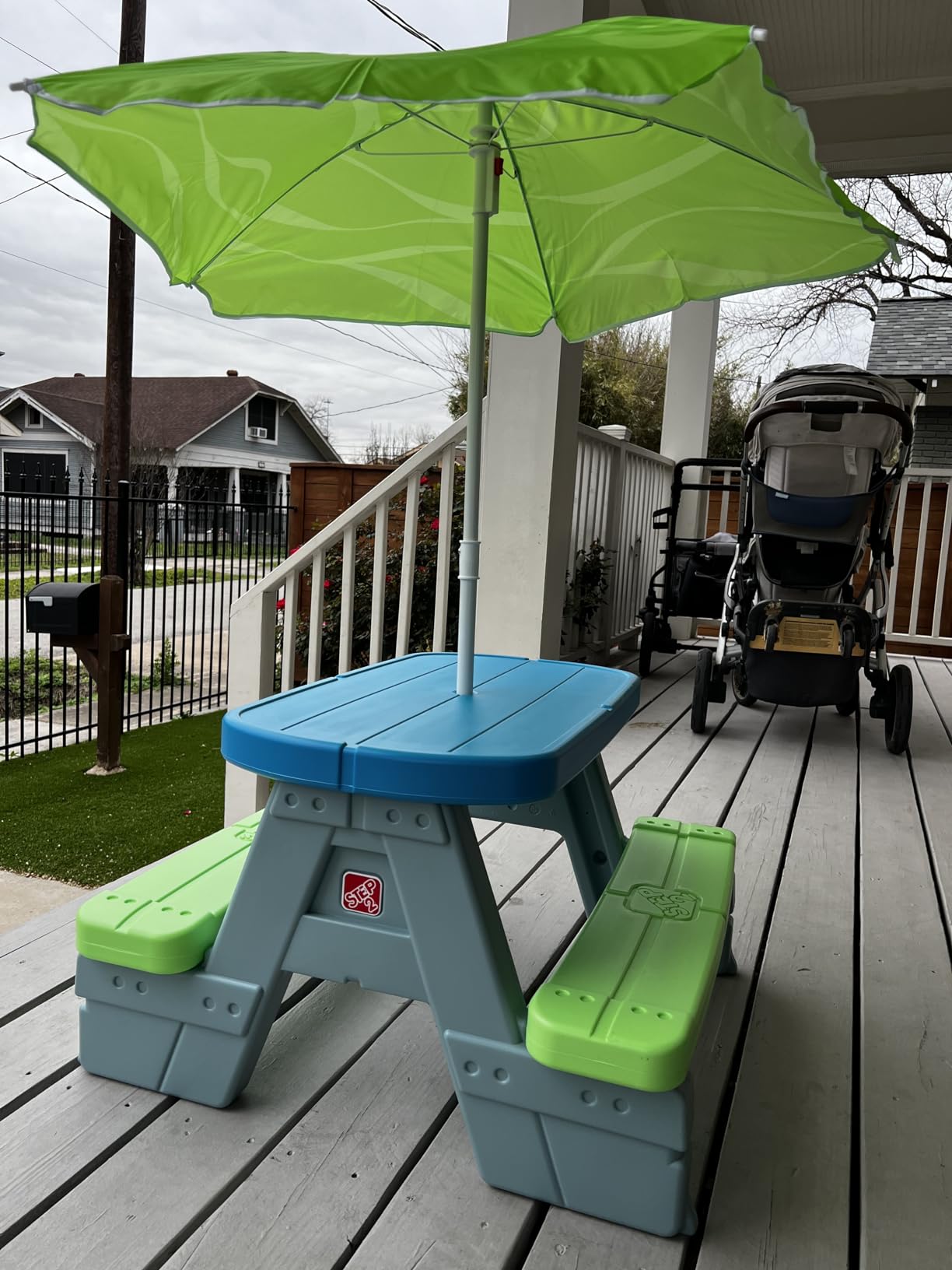 Step2 Sun & Shade Kids Picnic Table with Removeable Umbrella, Indoor/Outdoor Toys, Fits 4 Children, Made of Durable Plastic, For Toddlers 1.5-4 Years Old customer photo 2