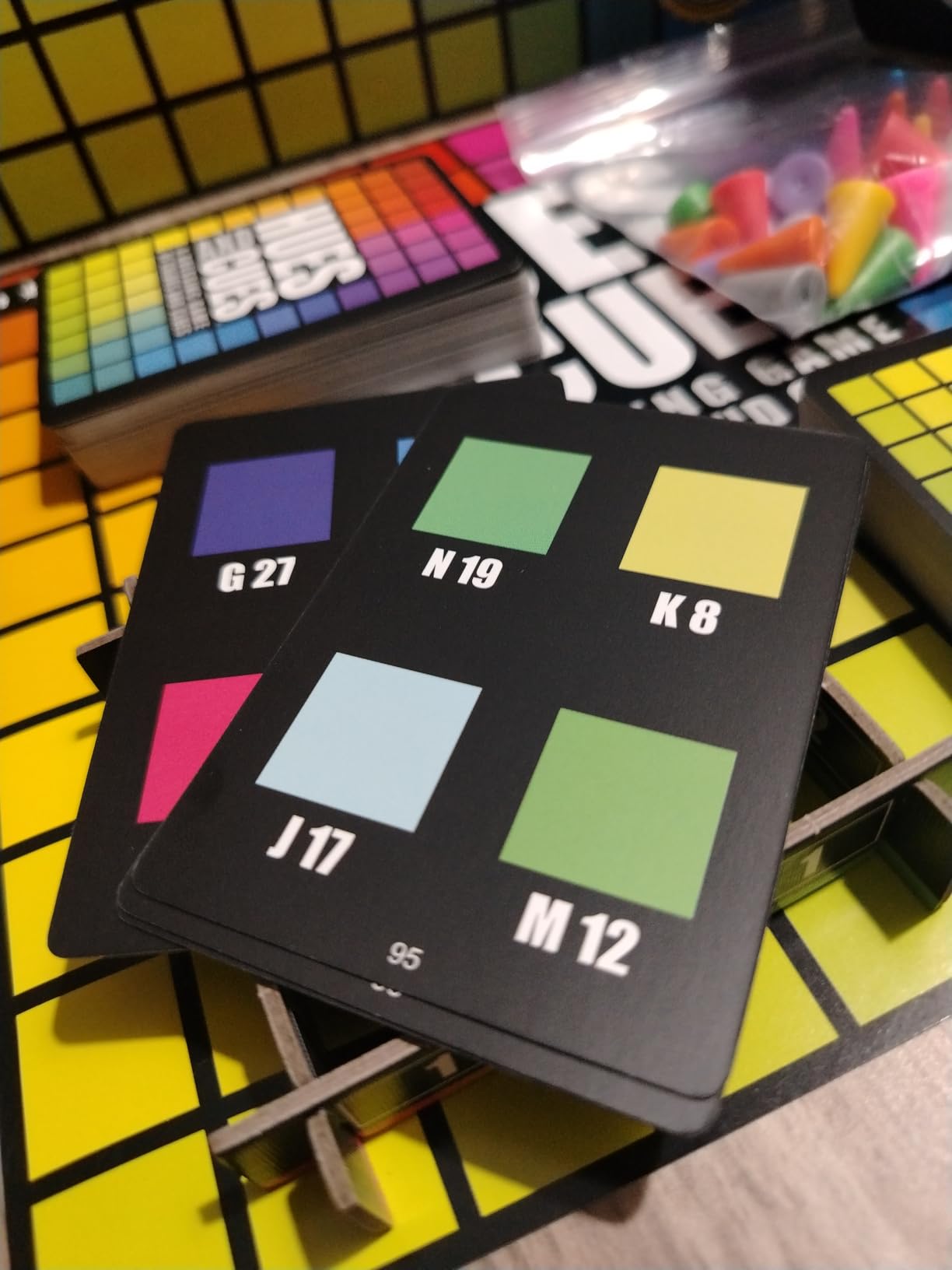 HUES and CUES - Vibrant Color Guessing Board Game for 3-10 Players Ages 8+ customer photo 2