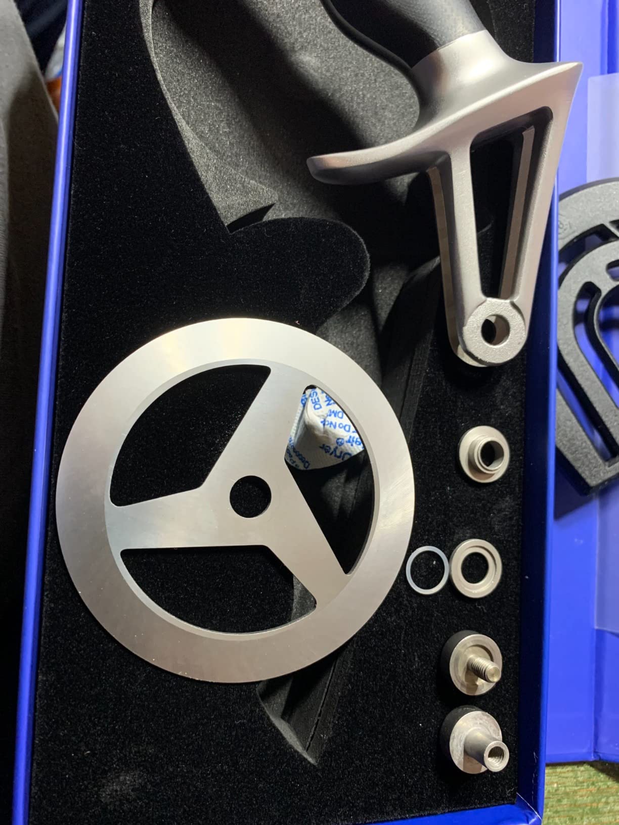 Dalstrong Pizza Cutter Wheel - High-Carbon Heavy-Duty Stainless Steel - G10 Handle - Easy Cleaning Best Pizza Knife Slice - Thumb Guard Protection & Blade Cover - The Orbit Razor Unique Pizza Slicer customer photo 1
