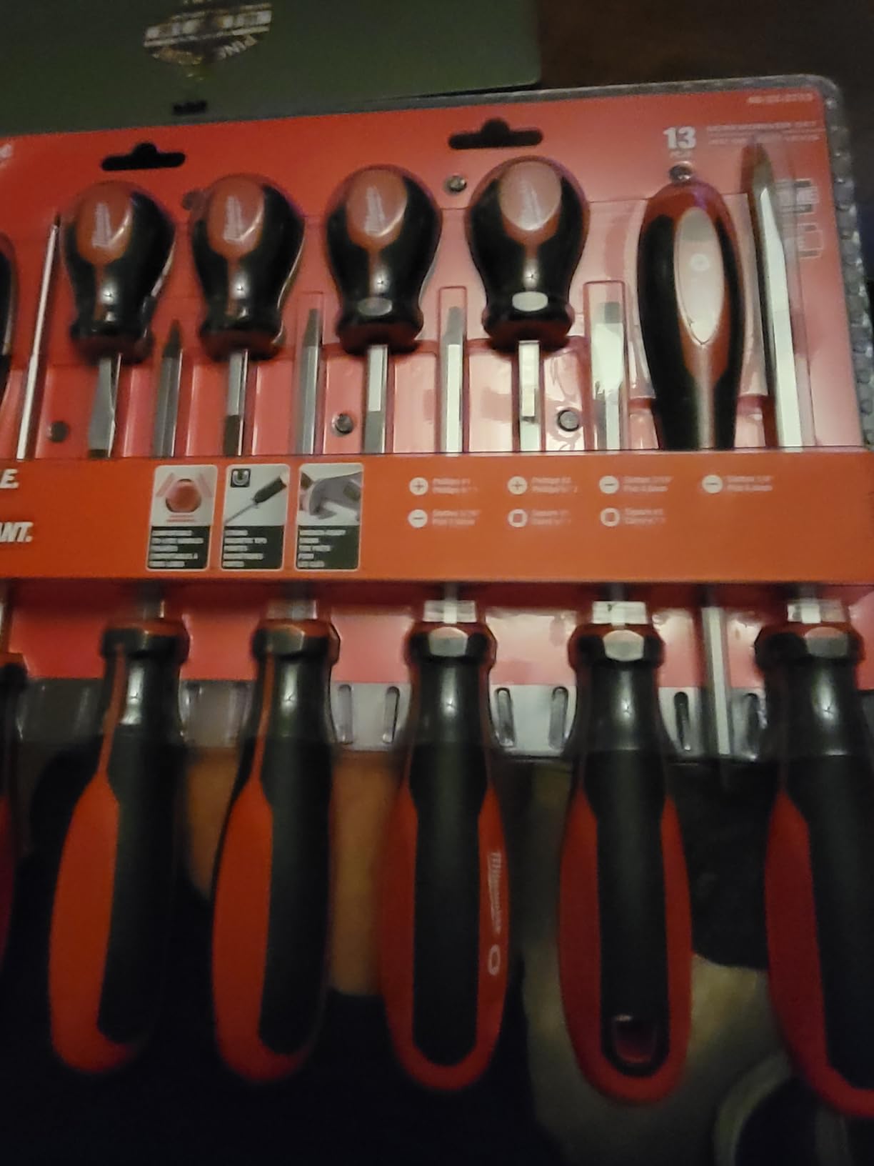 Milwaukee Set of 12 Tri-Lobe Screwdrivers 4932472003,Red customer photo 2
