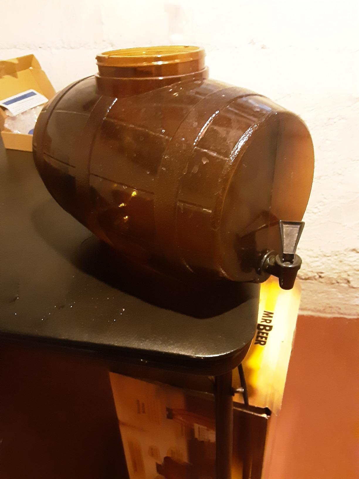 Mr. Beer - Craft Beer Making Kit 4 Gallon Complete DIY Home Brew Set Everything Included, Bottles, Refills Brew in 30 Minutes customer photo 1