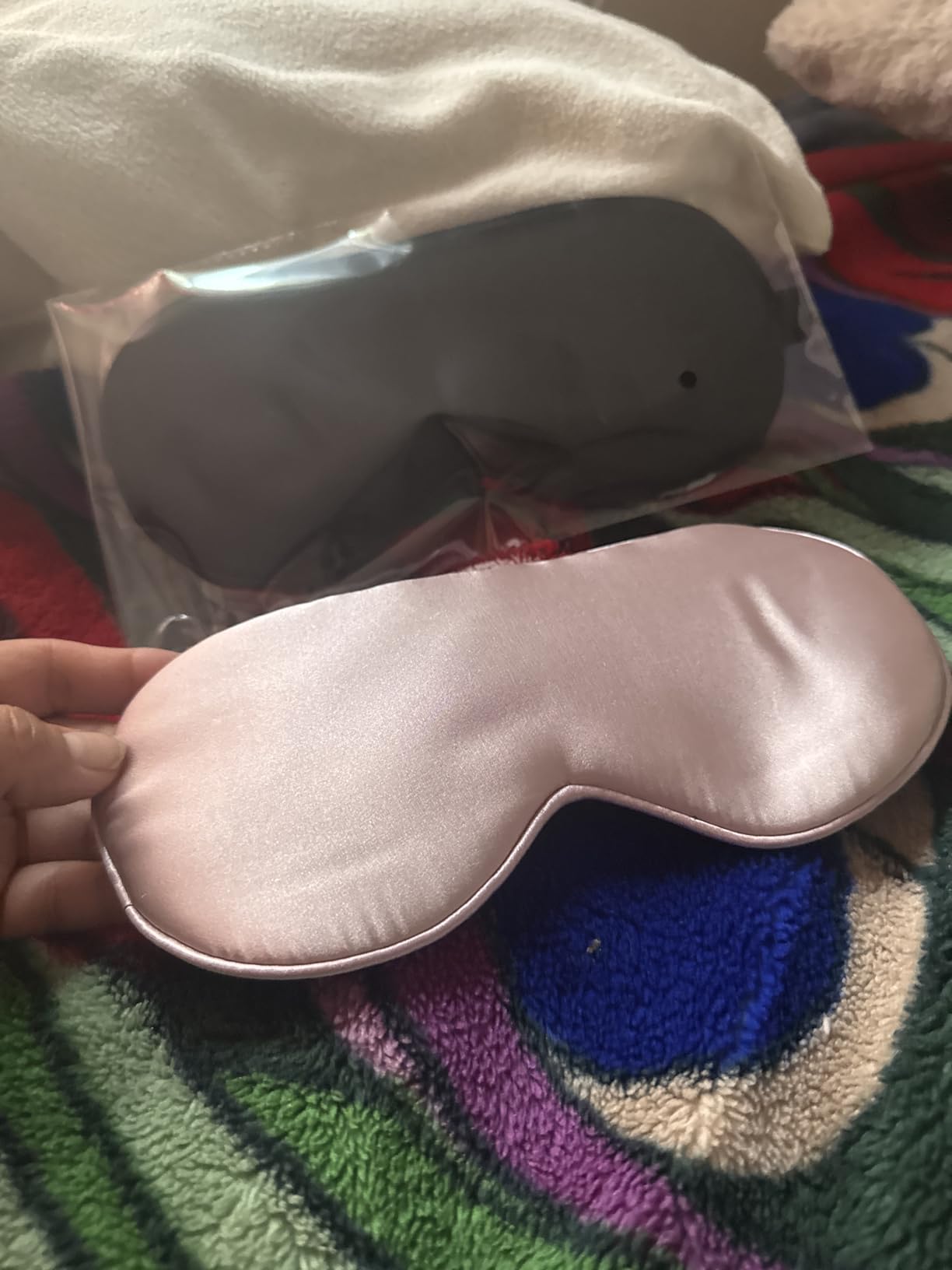BeeVines 100% Real Mulberry Silk 2 Pack Sleep Mask, Natural Pure Silk Eye Masks with Adjustable Strap for Sleeping, 100% Block Light Eye Sleep Shade Cover, Reduces Puffy Eyes Traveling Gifts customer photo 1