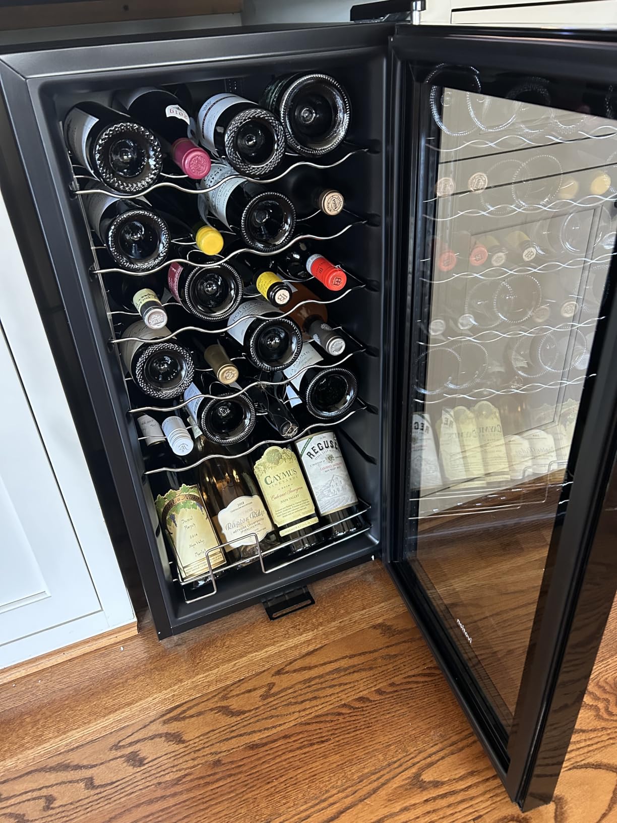 Ivation 28 Bottle Compressor Wine Cooler Refrigerator w/Lock, Large Freestanding Wine Cellar customer photo 2