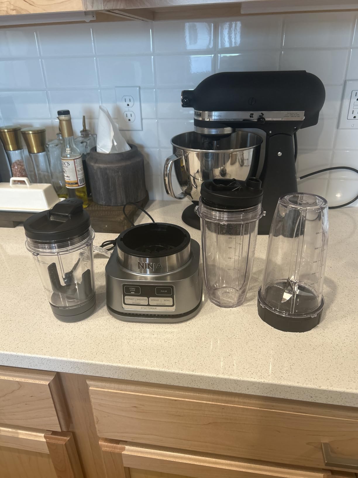 Ninja Foodi Blender | Personal Smoothie Maker, Mixer | Includes Hybrid Blades, (2) 24 oz. To-Go Cups with Lids, (1) 14 oz. Smoothie Bowl Maker with Storage Lid | Silver | 1200 Peak Watt | SS101 customer photo 1