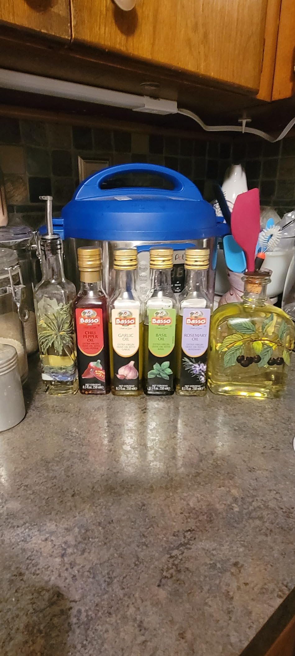 BASSO 1904 - Infused Extra Virgin Olive Oil Gift Box Set, First Cold Pressed, Variety Pack, 4 bottles x 8.5 fl.oz (250ml), Naturally Infused for Dipping & Tasting customer photo 1