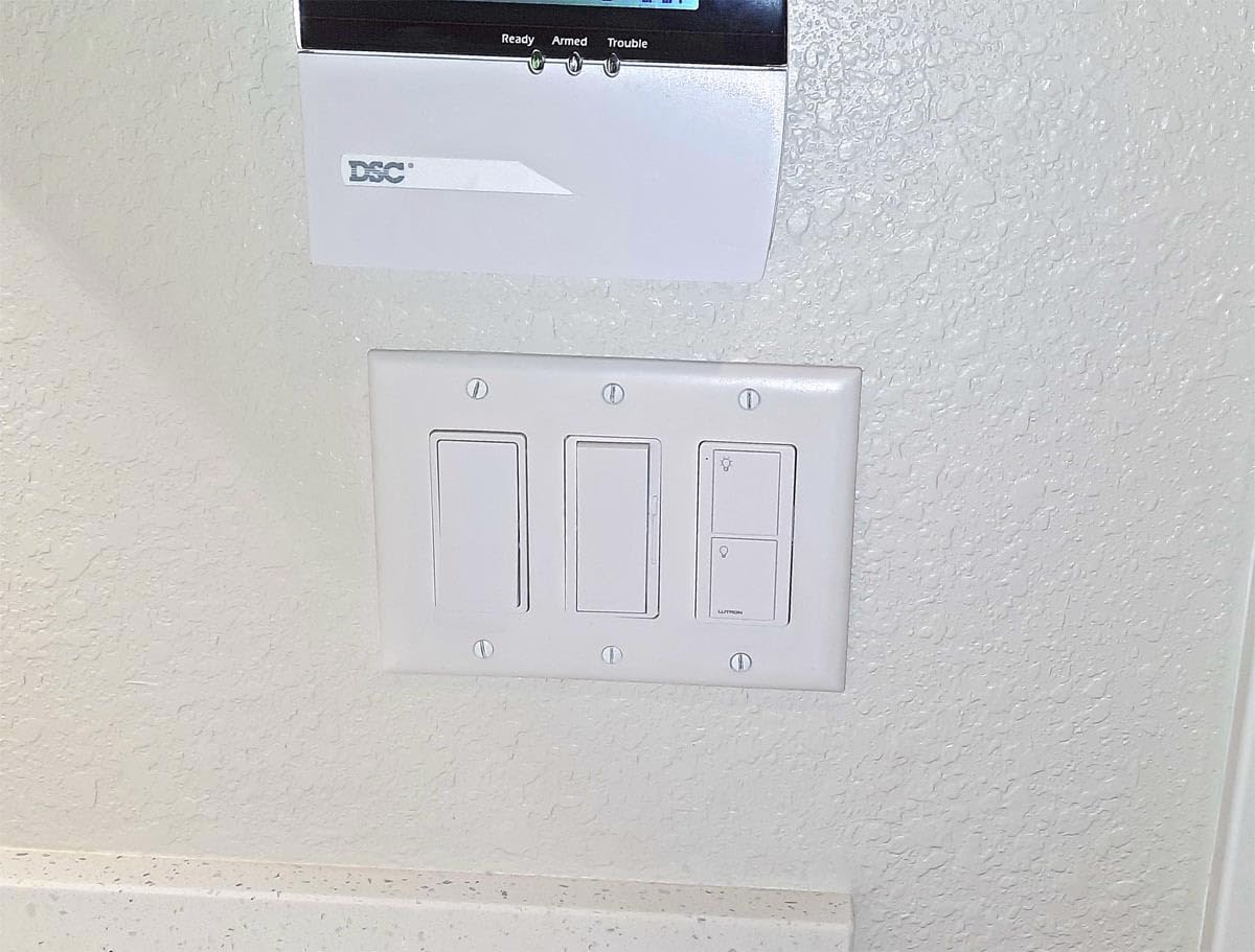 Lutron Caseta Smart Light Switch 3-Way Kit, with Pico Remote, Wallplate, Wall Bracket for LED Lights and Fans, On-Off Only, 5 Amp, Neutral Required, P-PKG1WS-WH customer photo 1