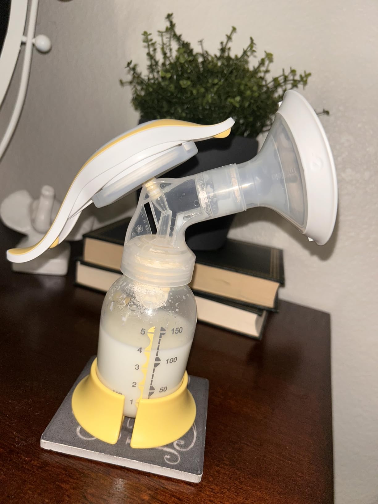 Medela Harmony Manual Breast Pump, Compact Swiss Design with PersonalFit Flex Shields and Medela's 2-Phase Expression Technology customer photo 1