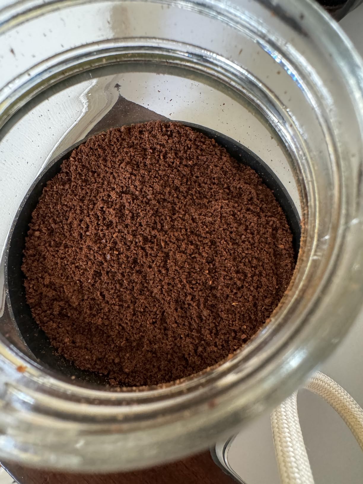 PARACITY Manual Coffee Bean Grinder with Ceramic Burr, Hand Coffee Grinder Mill Small with 2 Glass Jars (11OZ per Jar) Stainless Steel Handle for Drip Coffee, Espresso, French Press, Turkish Brew customer photo 2