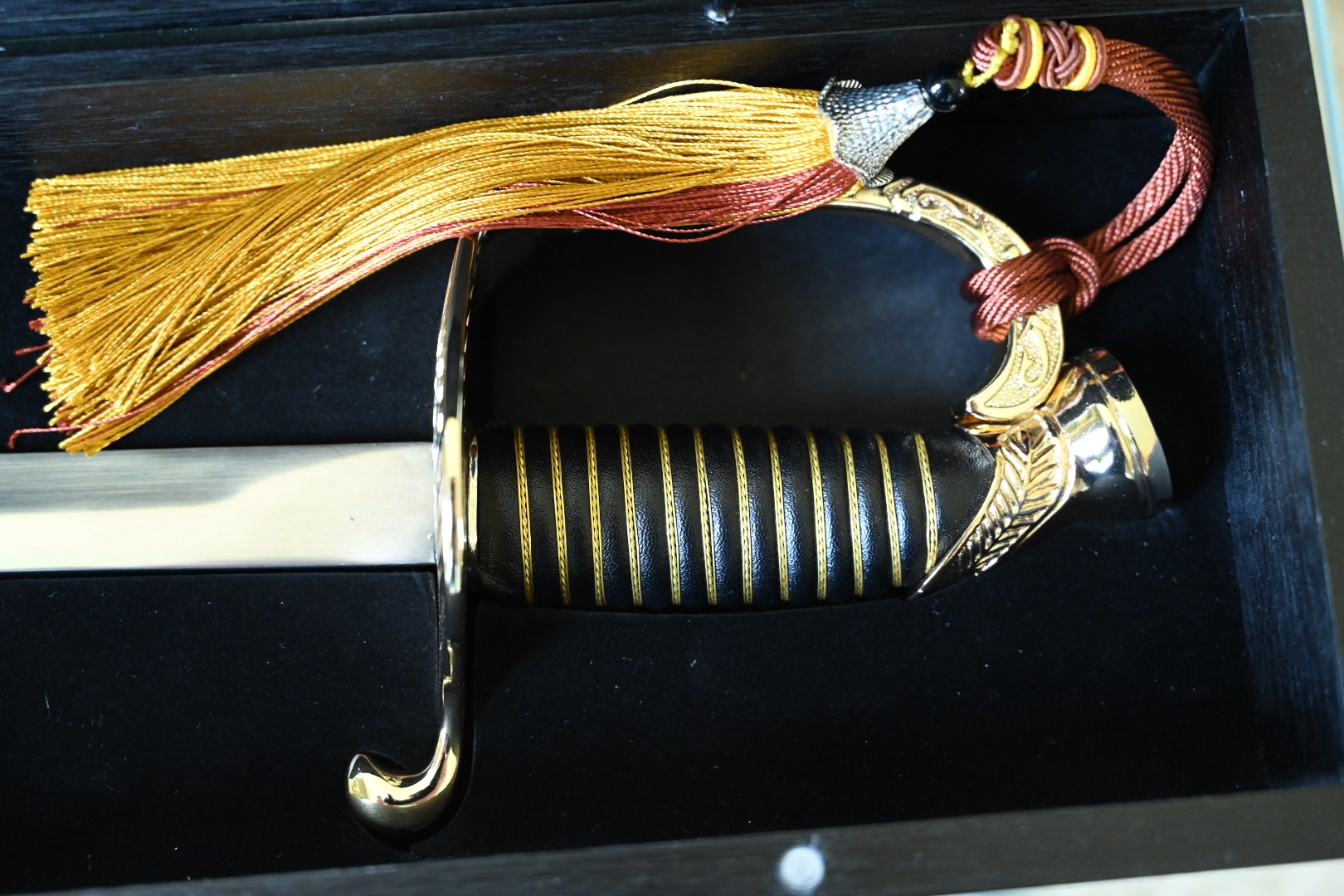 Resafy Champagne Saber Champagne Golden Handle Knife Champagne Sword Champagne Opener With Gift Case for Party Wedding customer photo 2