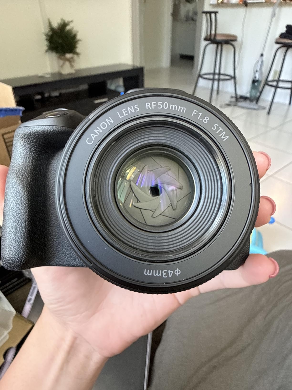 Canon RF50mm F1.8 STM Lens, Mirrorless Lens, Fixed Focal Length, Compatible with EOS R Series Mirrorless Cameras, Compact, Lightweight Design, Portraits, Landscapes, Photography, Black customer photo 2