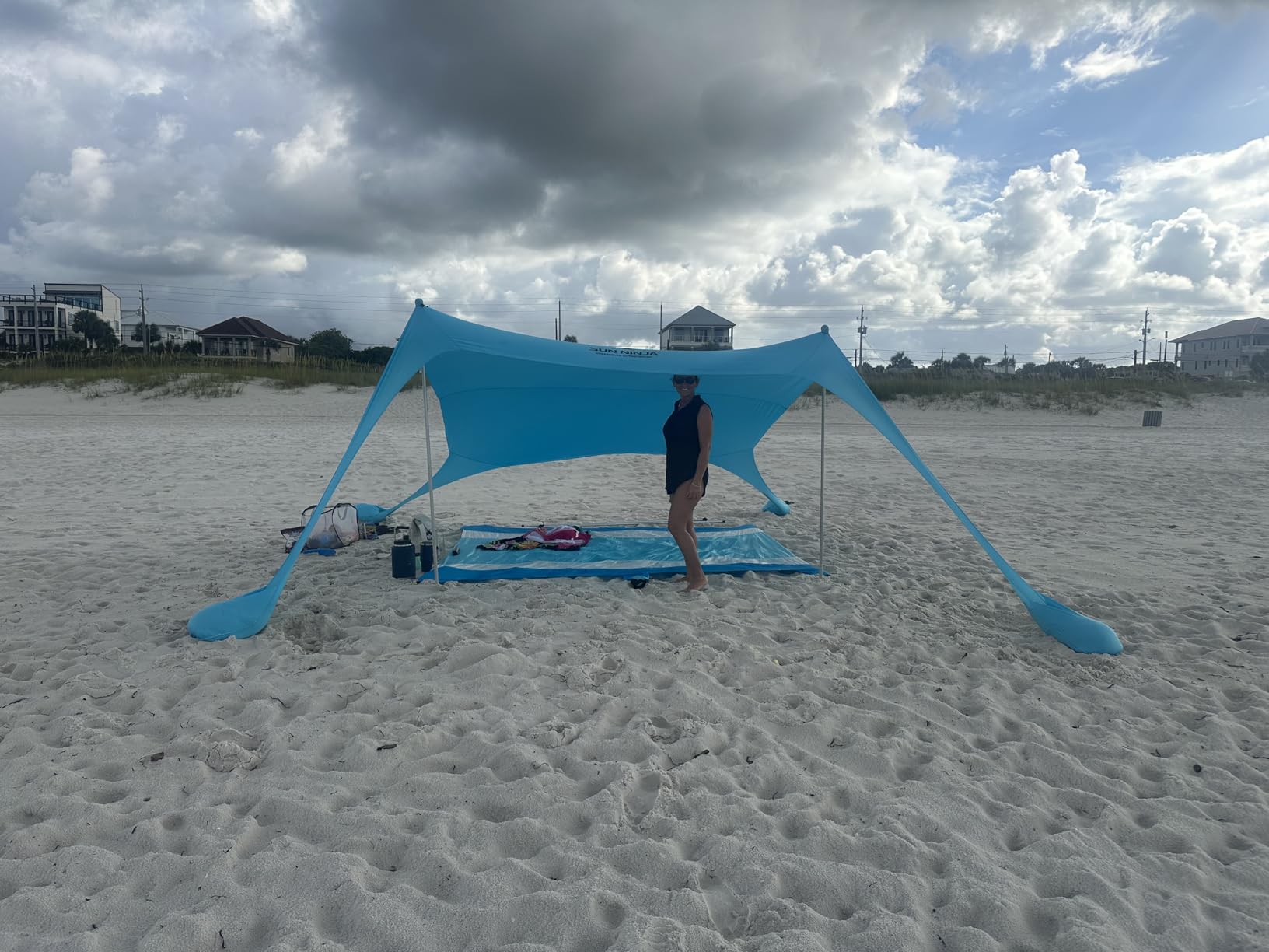 SUN NINJA Sand Proof Beach Blanket - Sand Free Beach Mat, Lightweight & Quick Dry Beach Essentials with Travel Bag, Giant Beach Blanket (10'x9') Perfect for Outdoors, Picnic, Camping & Travel customer photo 1