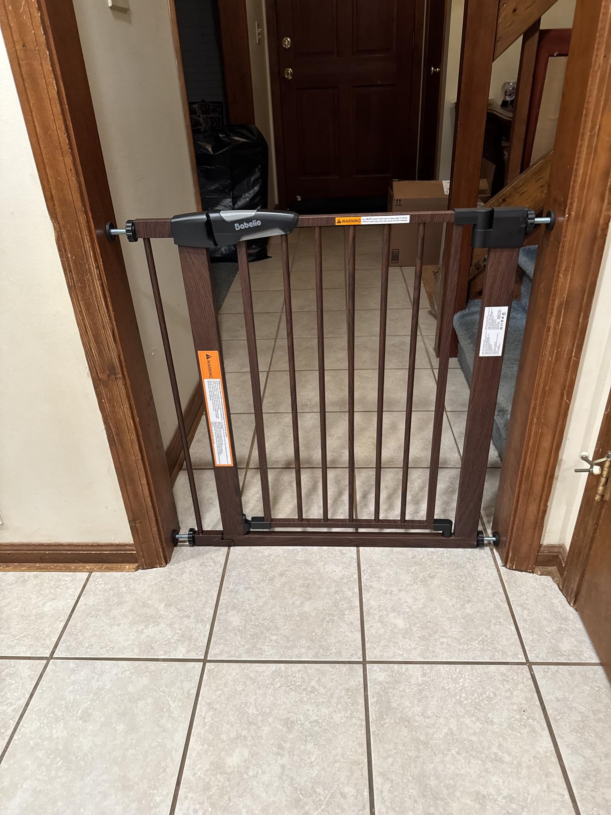 BABELIO Safety Gate Door Fits for Stairs, Narrow and Wide Doorways with Auto Close, Easy Install, No Drilling, Pressure Mounted for Baby, Child, Pets, Dog/Puppy, 26''-40'', White customer photo 1