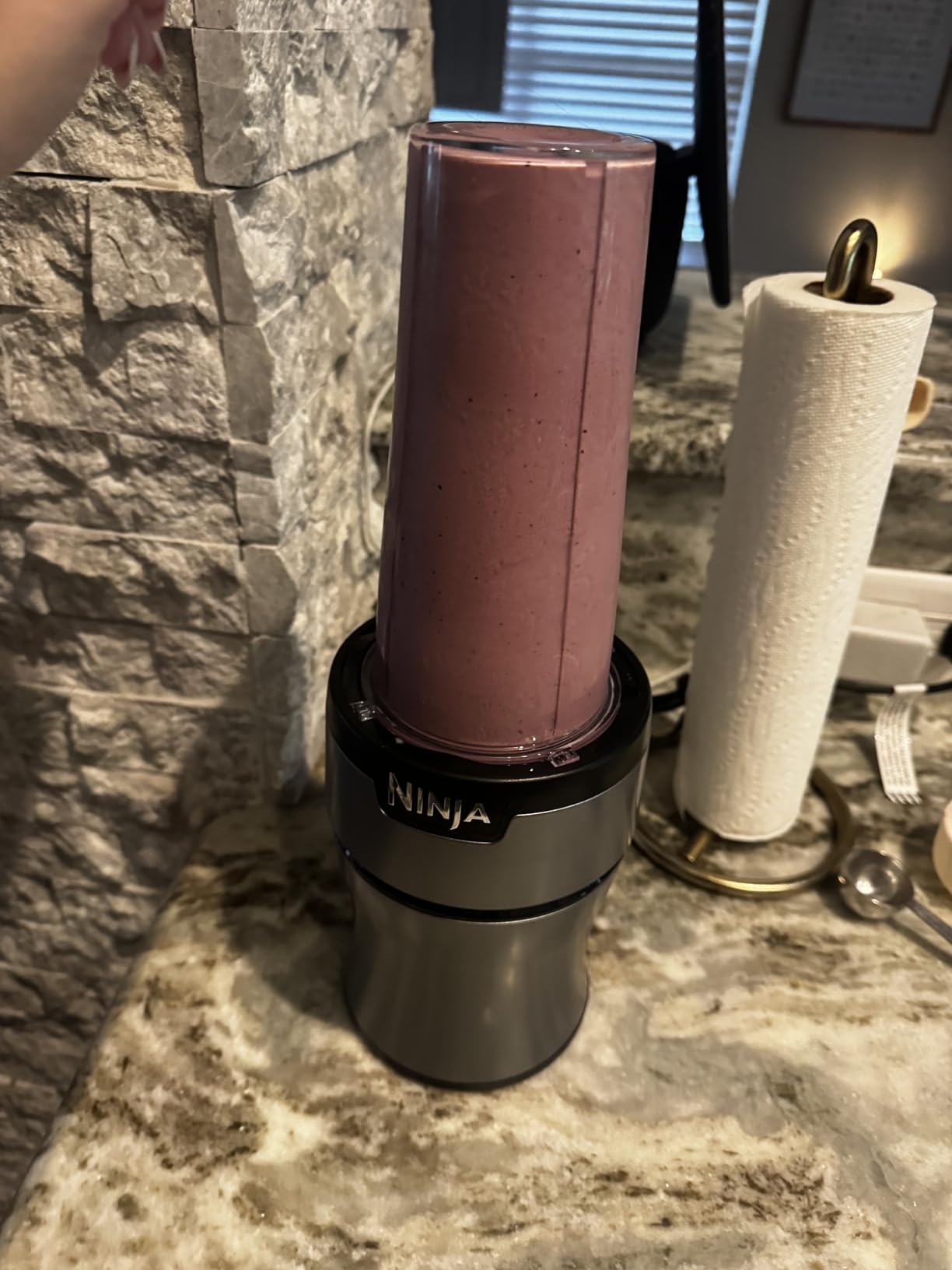 Ninja Nutri-Plus Personal Blender | Compact Push to Blend | Make Frozen Drinks, Smoothies, Sauces & More | With (3) 20 oz. To-Go Cups, (2) Spout-Lids & (1) Storage-Lid | 900 Peak Watt | Silver | BN301 customer photo 1