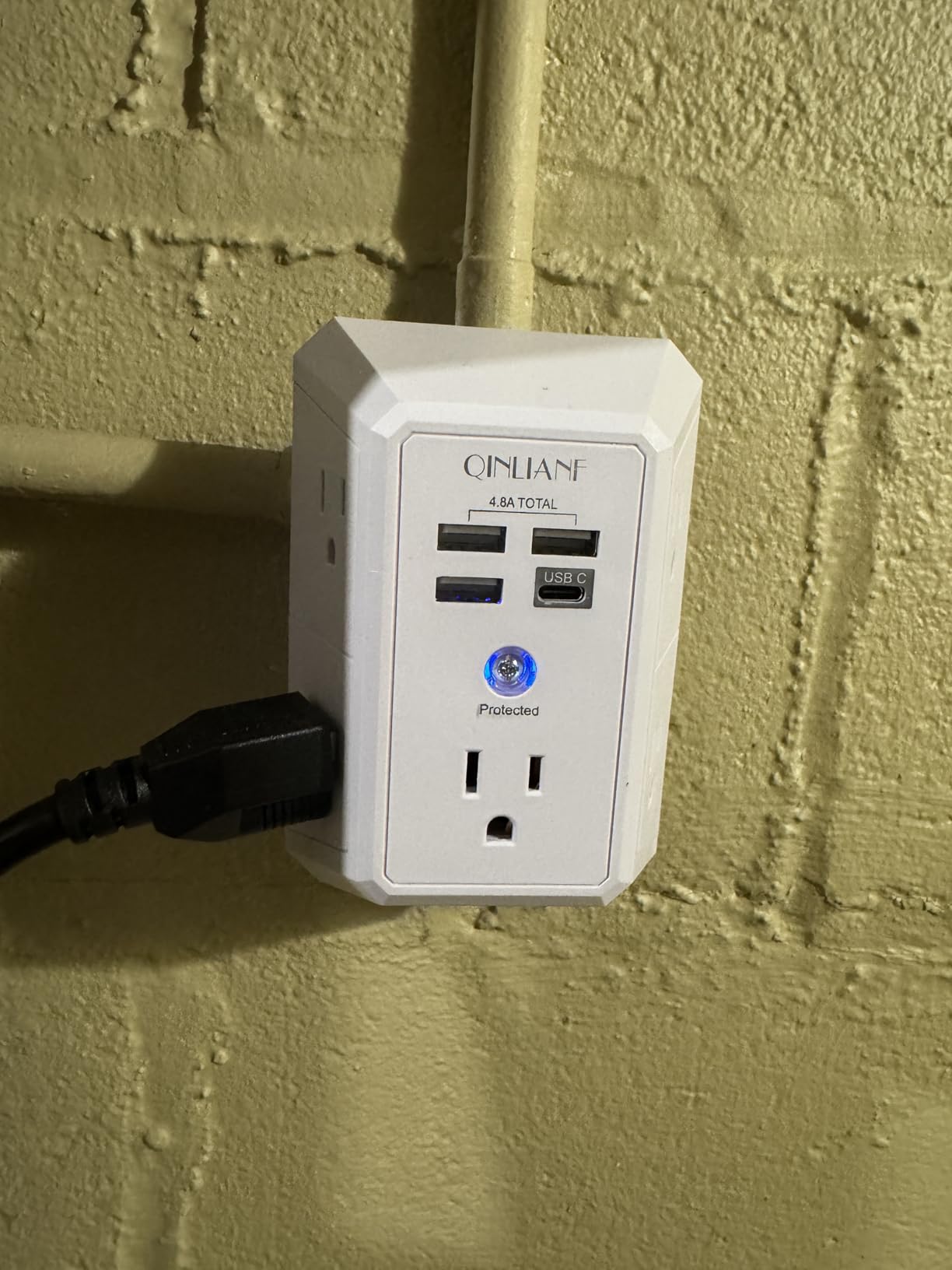 Wall Charger, Surge Protector, QINLIANF 5 Outlet Extender with 4 USB Charging Ports, 3-Sided 1680J Power Strip Multi Plug Adapter Spaced for Home Travel Office customer photo 2
