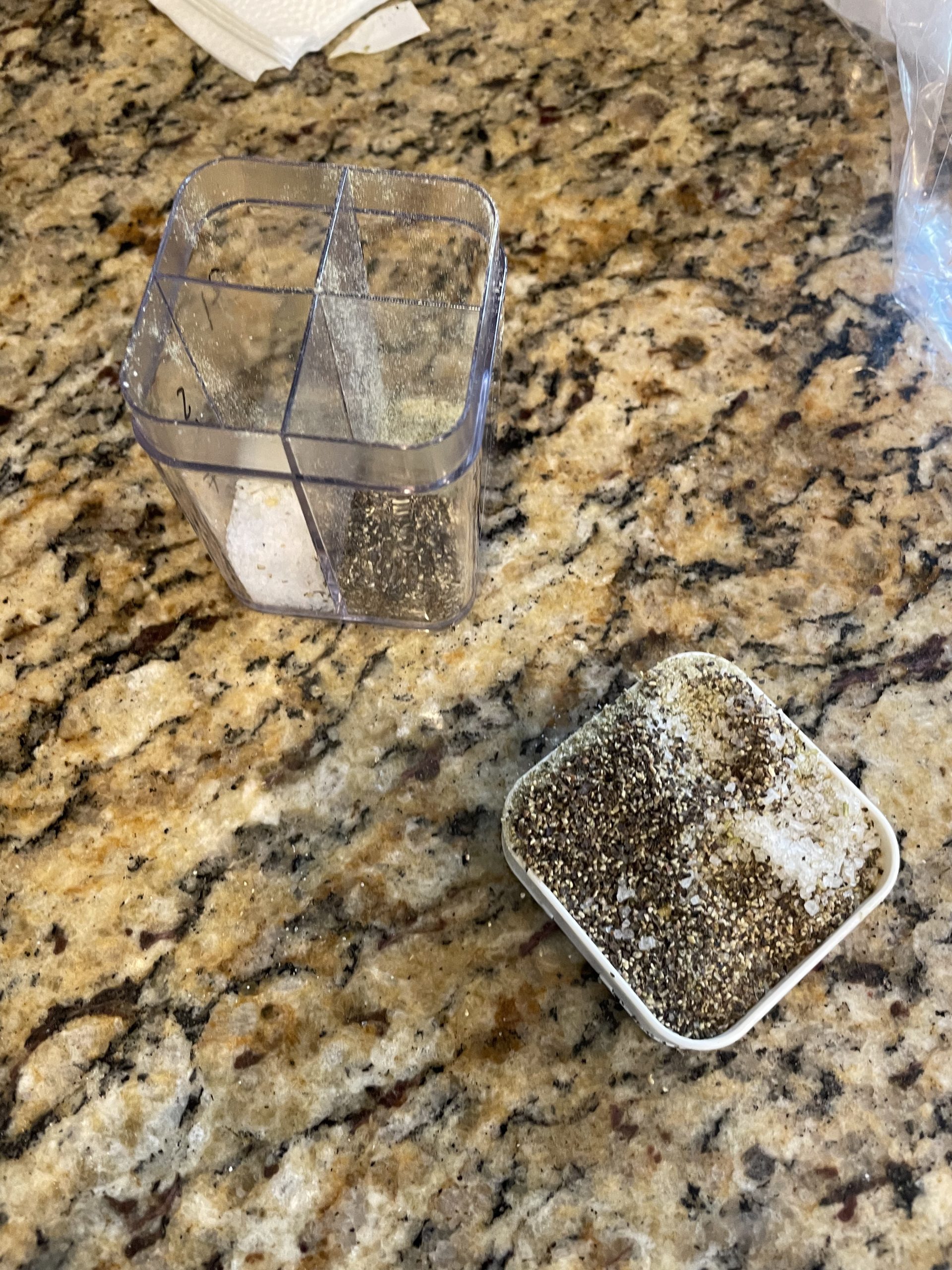 4 in 1 Portable Seasoning Containers for Camping Picnics Travel - 2 Packs Salt and Pepper Spice Shakers with 4 Sizes Hole for BBQ customer photo 1