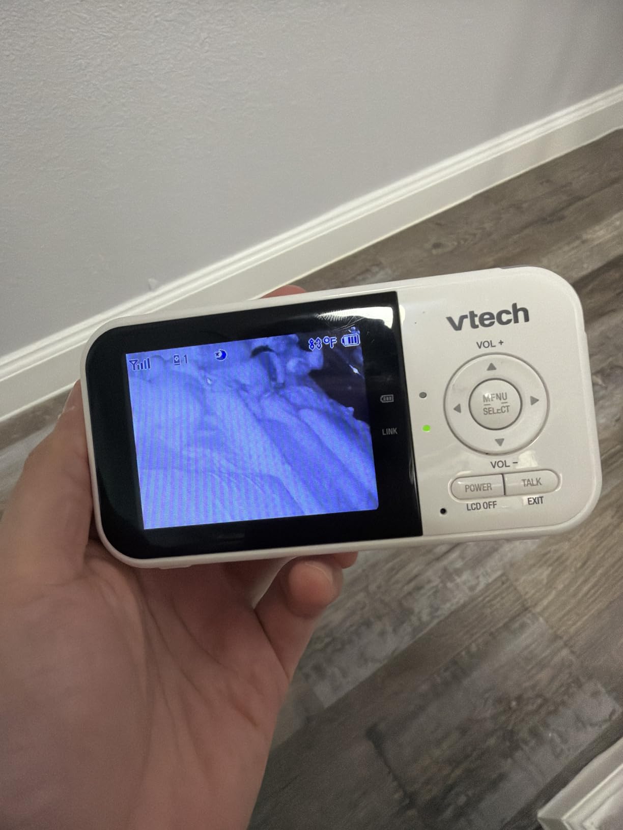 VTech Baby Monitor No WiFi - 19Hr Video Battery, 1000ft Range, Night Vision, Two-Way Talk, Temperature Sensor, Sound-Activated Screen, Lullabies | VM819 customer photo 1