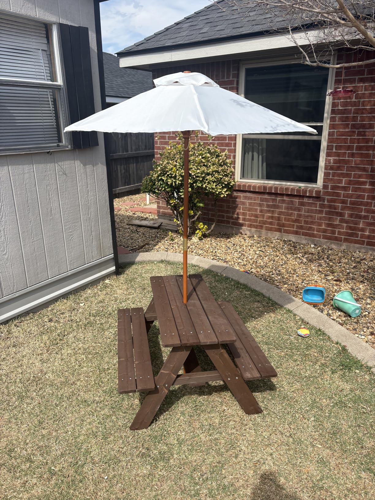 HONEY JOY Kids Picnic Table, Outdoor Wooden Bench Set w/Removable Umbrella, Children Backyard Furniture for Patio Garden, Toddler Picnic Table for Outdoors, Gift for Boys Girls, Walnut customer photo 2