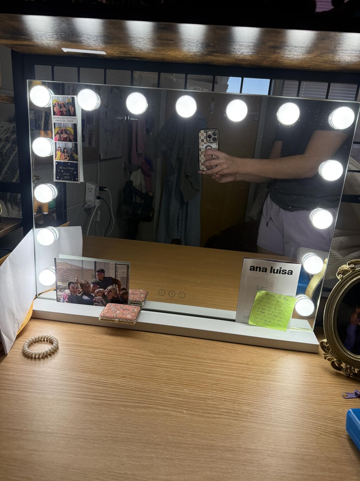 Vanity Mirror with Lights Lighted Makeup Mirror with 15 Dimmable LED Bulbs,3 Color Lighting Modes,USB Charging Port Touch Control,Sturdy Metal Frame Design,White customer photo 1