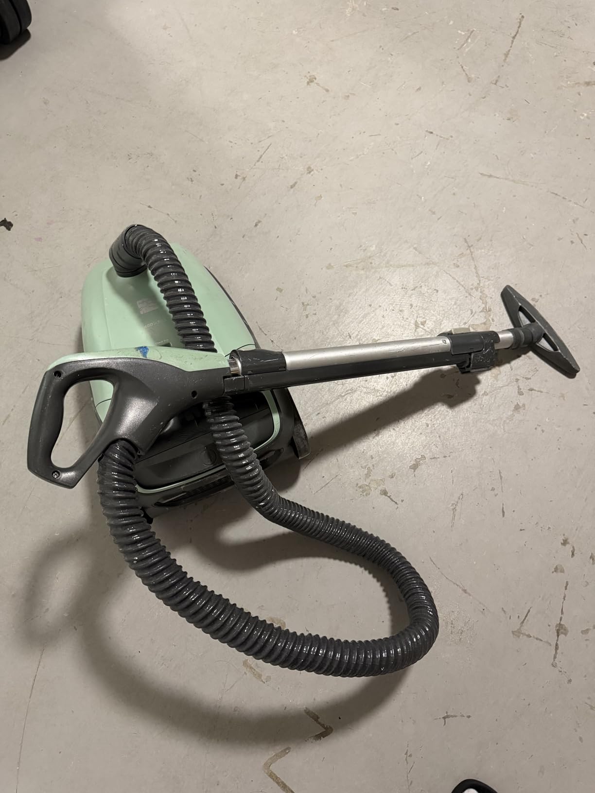 Kenmore BC2005 Pet Friendly Lightweight Bagged Canister Vacuum Cleaner with Extended Telescoping Wand, HEPA Filter, Retractable Cord, and 2 Cleaning Tools customer photo 1