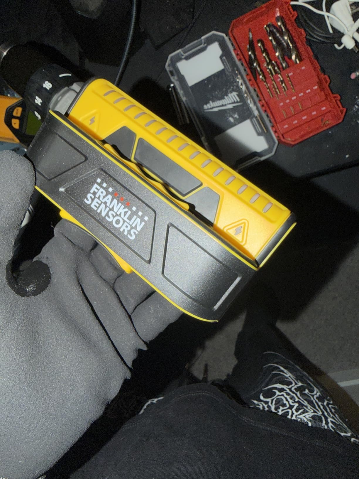 Franklin Sensors ProSensor M150/X990 Stud Finder with Live Wire Detection and 9-Sensors, Wood & Metal Stud Detector/Wall Scanner, Made in The USA customer photo 1