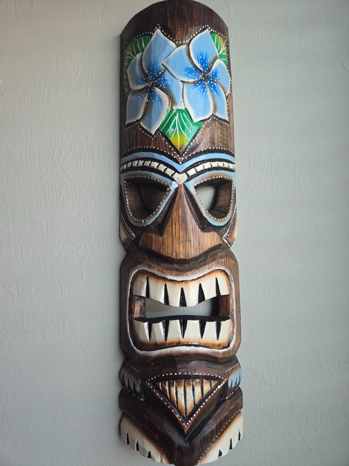 Wowser Hand Crafted Polynesian Hawaiian Style Floral Painted Tiki Masks, Wall Décor, Set of 2 Assorted Colors, 19 Inches customer photo 2