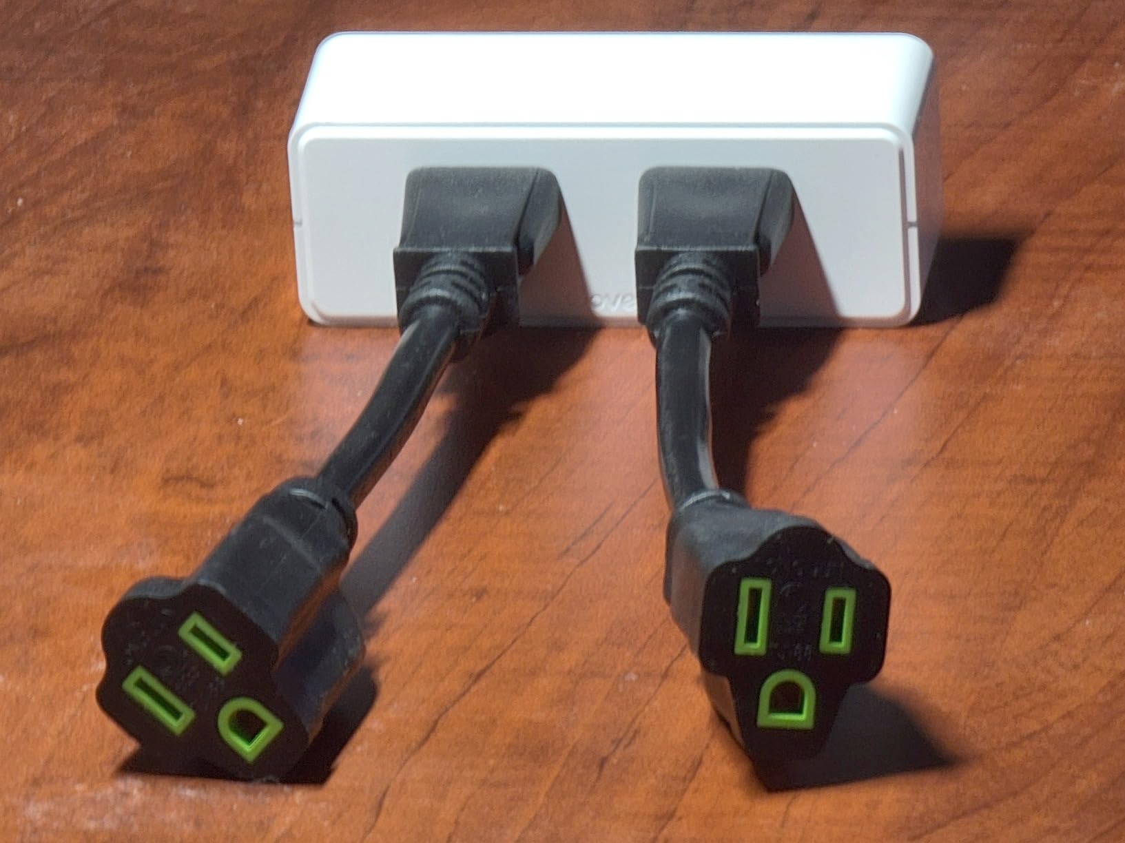 Govee Dual Smart Plug 4 Pack, 15A WiFi Bluetooth Outlet, 2-in-1 Compact Design customer photo 1