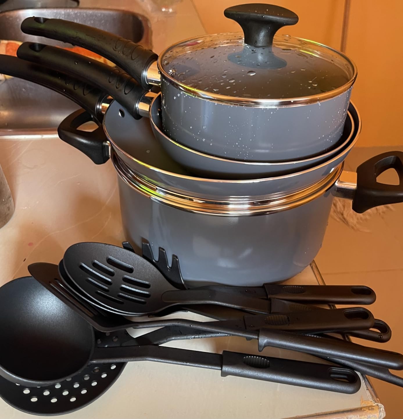 BELLA Cookware Set, 12 Piece Pots and Pans with Utensils, Nonstick PFOA Free Scratch Resistant Cooking Surface Compatible with All Stoves, Nylon and Aluminum, Cream customer photo 1