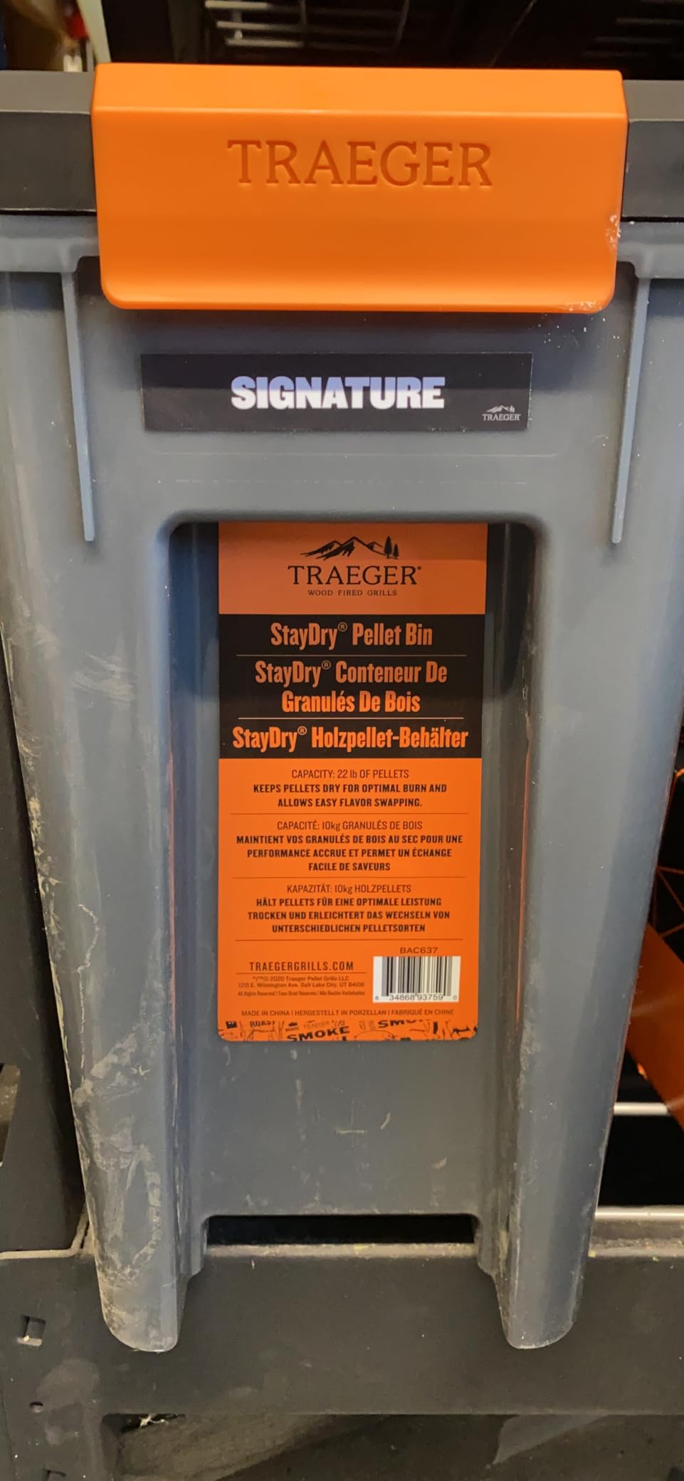 Traeger Grills BAC637 Stay Dry Pellet Storage Bin with Locking Lid, 22lb Capacity Wood Pellet Container with Flavor Stickers, Stackable Design, Airtight Storage for Grill Pellets customer photo 2