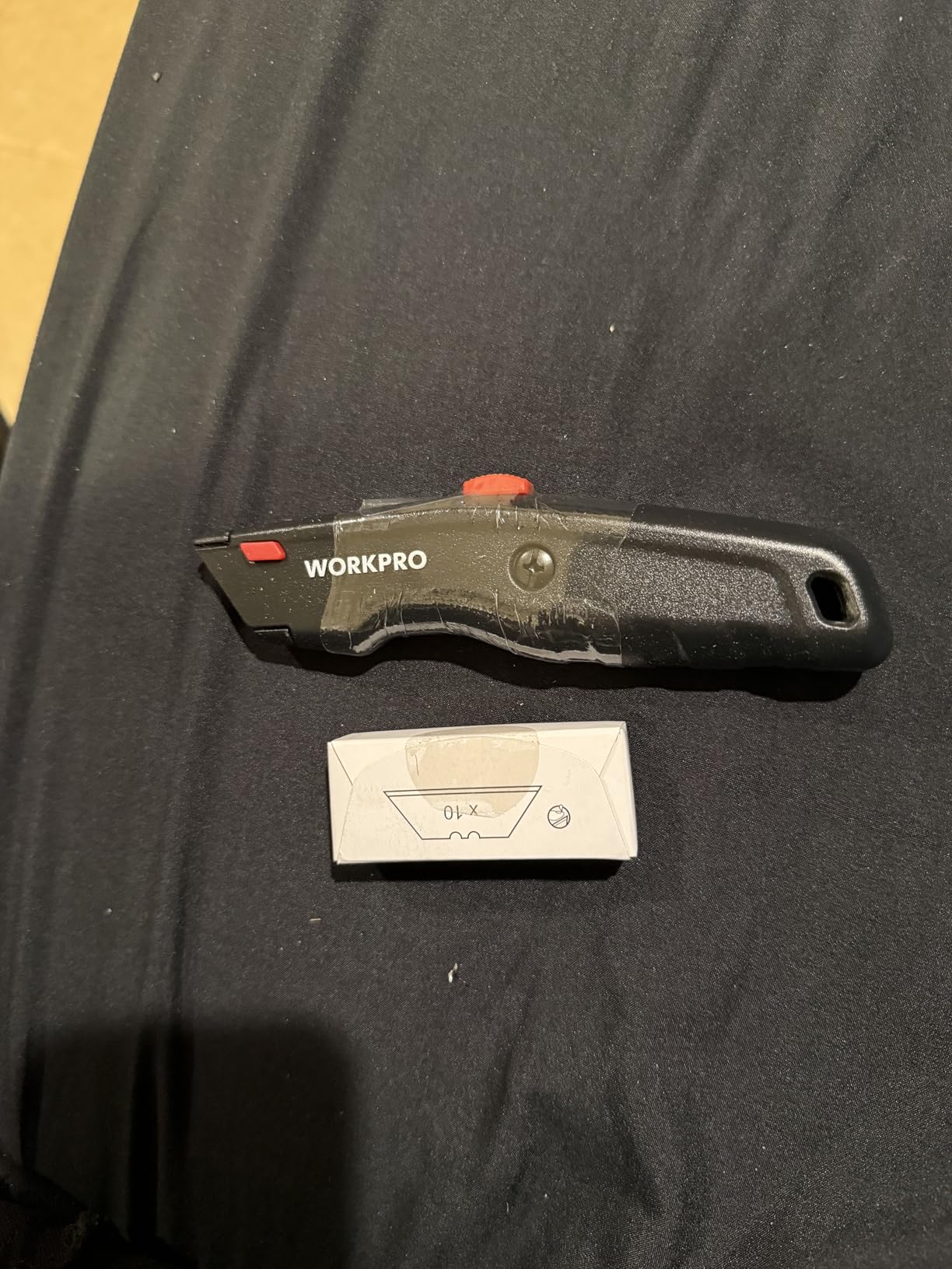 WORKPRO Premium Utility Knife, Retractable All Metal Heavy Duty Box Cutter, Quick Change Blade Razor Knife, with 10 Extra Blades customer photo 2