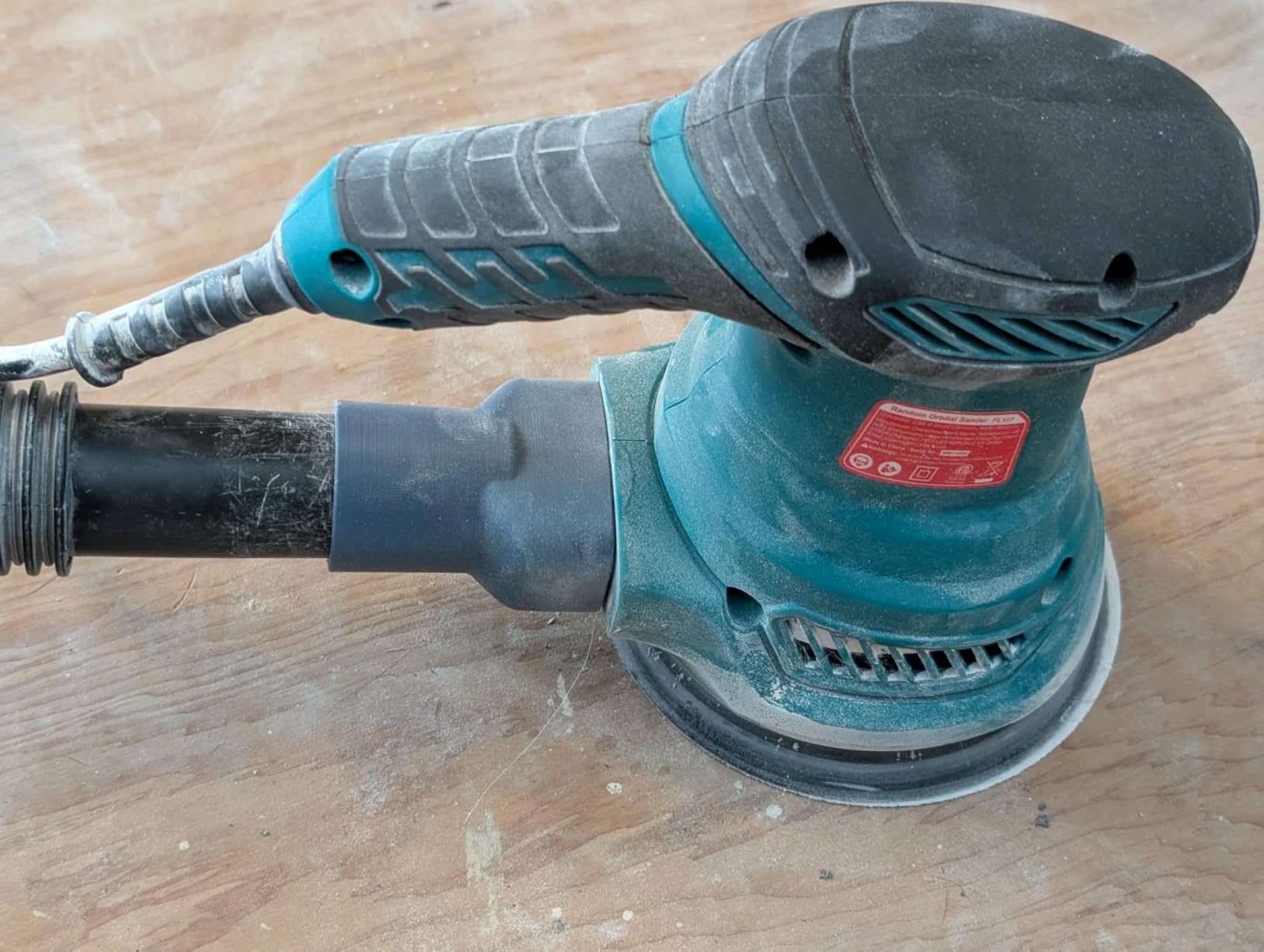 HYCHIKA 5-Inch Random Orbital Sander, 13000RPM Electric Palm Sander with 6 Variable Speeds, 12PCS Sandpapers and Efficient Dust Collection Bag customer photo 1