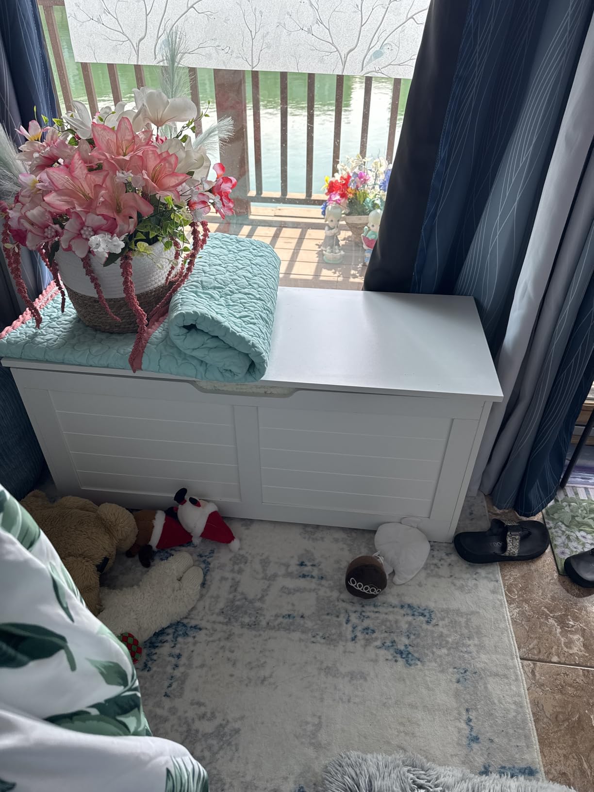VASAGLE Storage Chest, Storage Bench with 2 Safety Hinges, Farmhouse Style, 15.7 x 39.4 x 18.3 Inches, for Entryway, Bedroom, Living Room, Cloud White ULSB061T10 customer photo 1