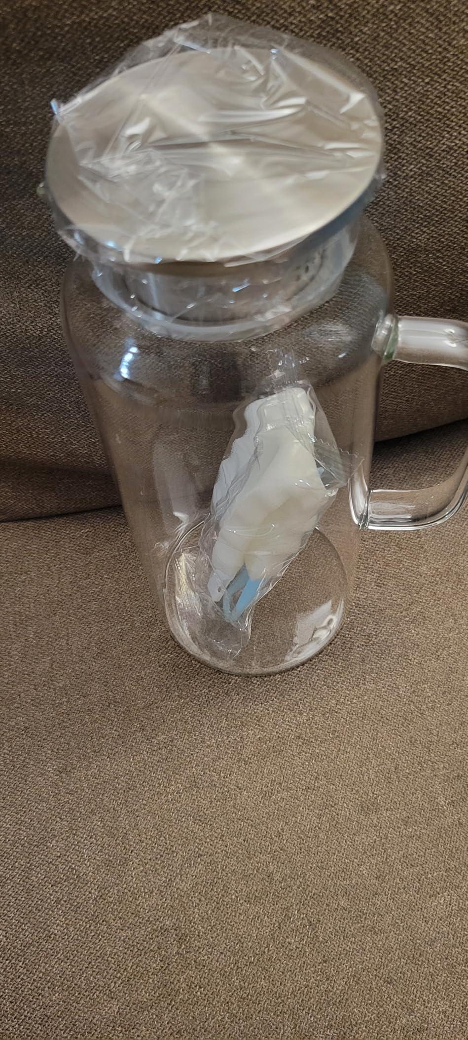 Yirilan Glass Pitcher, 2.2 Liter Water Pitcher With Lid, Iced Tea Pitcher for Fridge, Carafe With Lid, Glass Water Jug For Juice, Milk, Cold Or Hot Beverages, 2 Quart customer photo 2