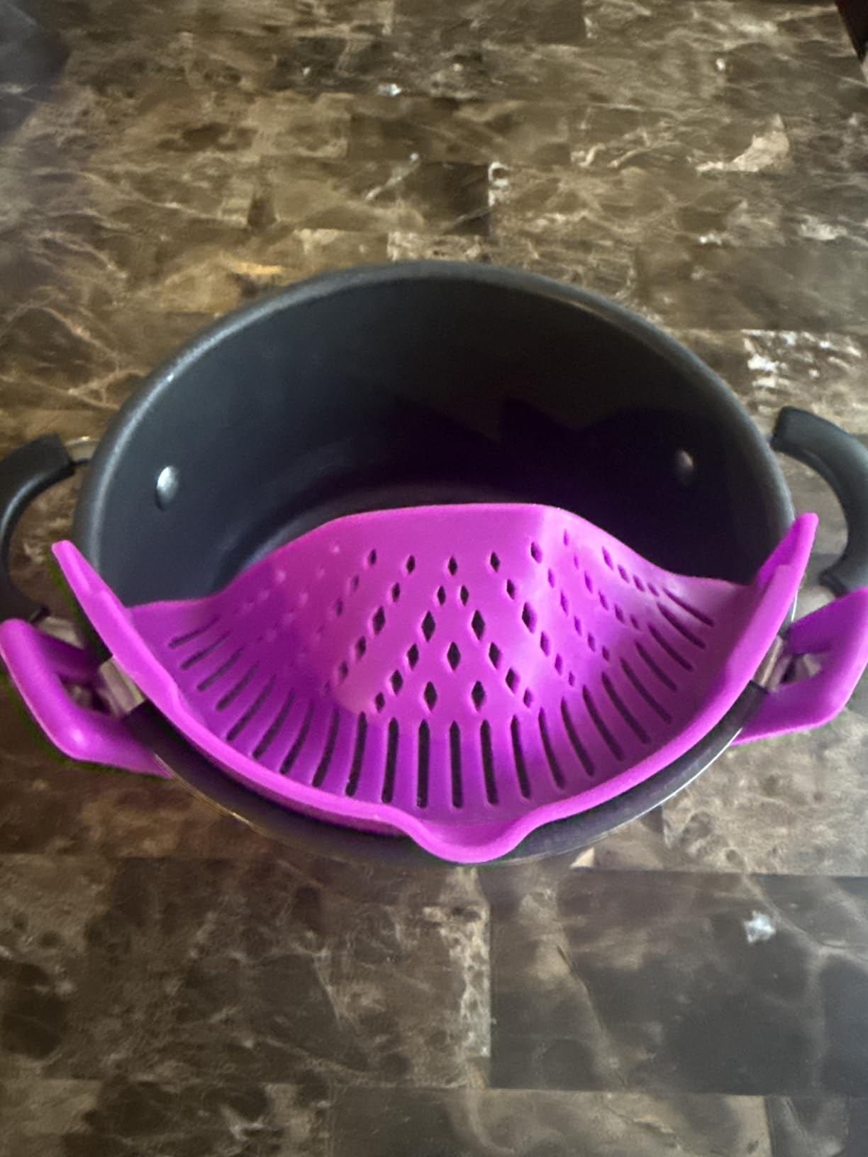 Clip on Strainer for All Pots Pan, Silicone Pasta Strainer Kitchen Gadgets, Collapsible Colander for Noodle, Vegetables, Fruit, Spaghetti (Grey) customer photo 1