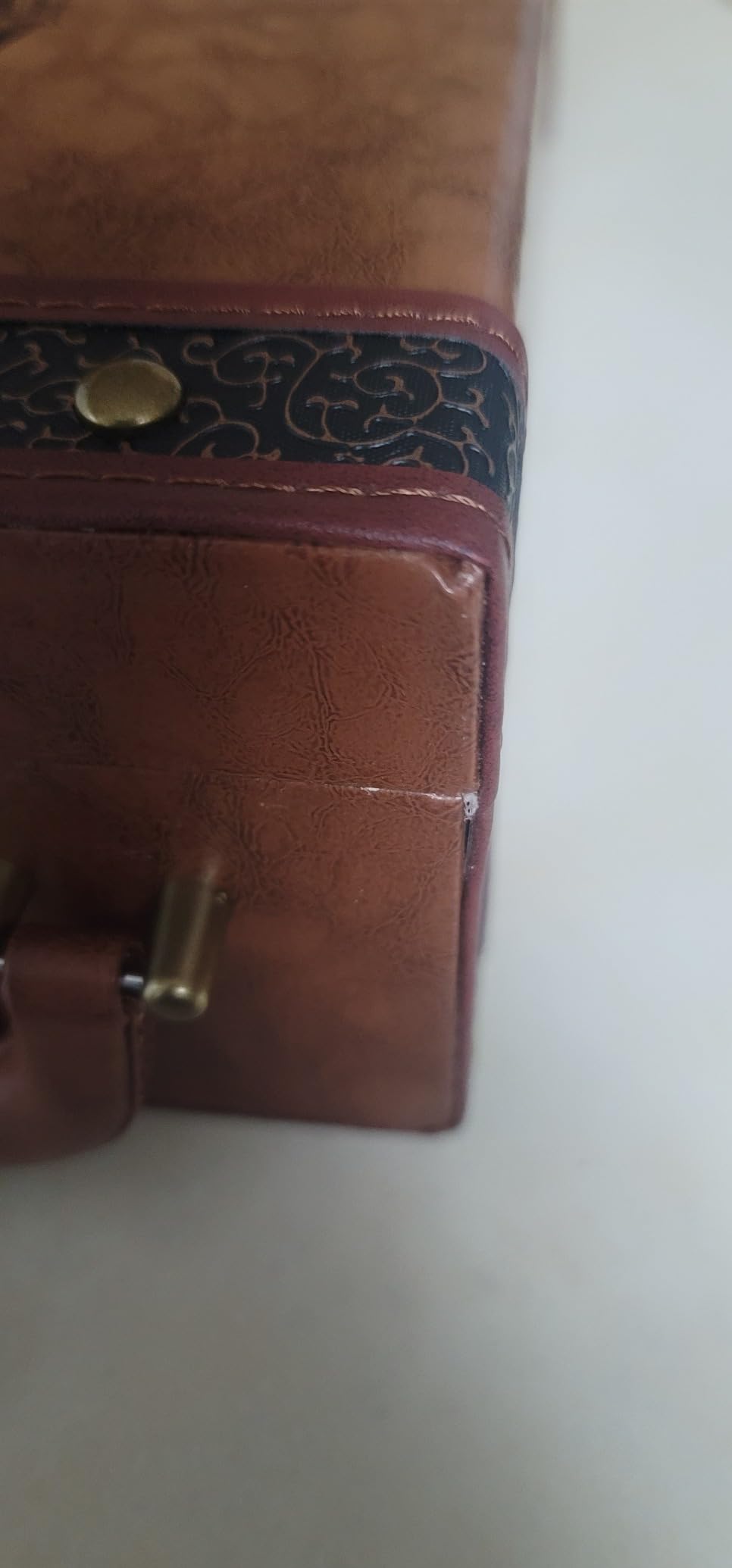 Wine Gift Box with 4 Wine Accessories Set, Portable Two Bottle Wine Carrier Case, Vintage Leather Wine Storage Box customer photo 2