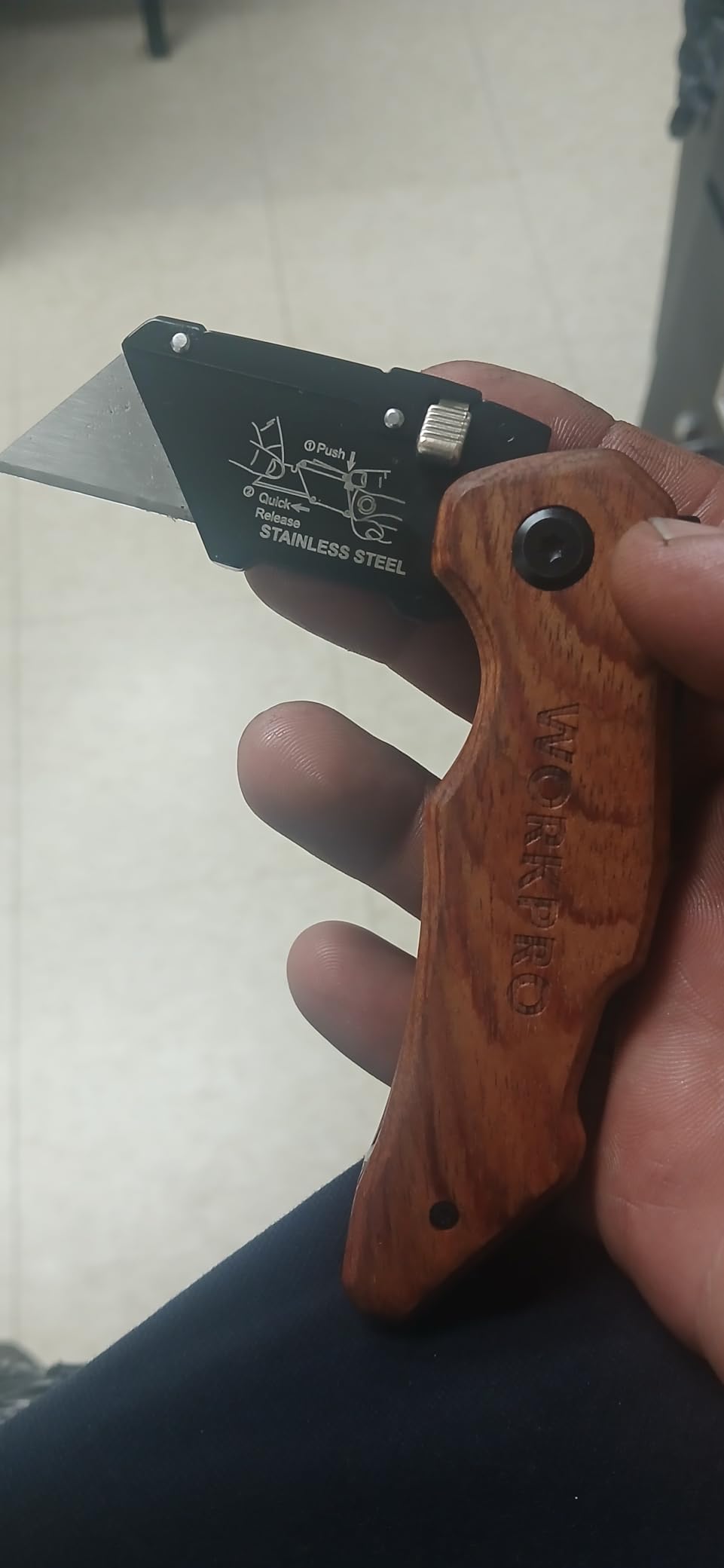 WORKPRO Folding Utility Knife with Stainless Steel Head, Quick-change Blade & Back Lock, Wood Handle Heavy Duty Box Cutter customer photo 2