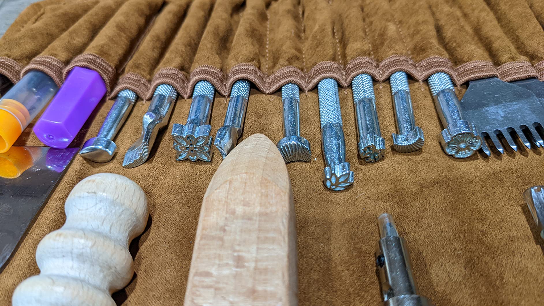 TLKKUE Leather Working Tools Leather Craft Tools for Carving Stamping Sewing Punching Cutting with Custom Storage Bag Professional Tooling Kit for Crafting, Repair & DIY Projects customer photo 1