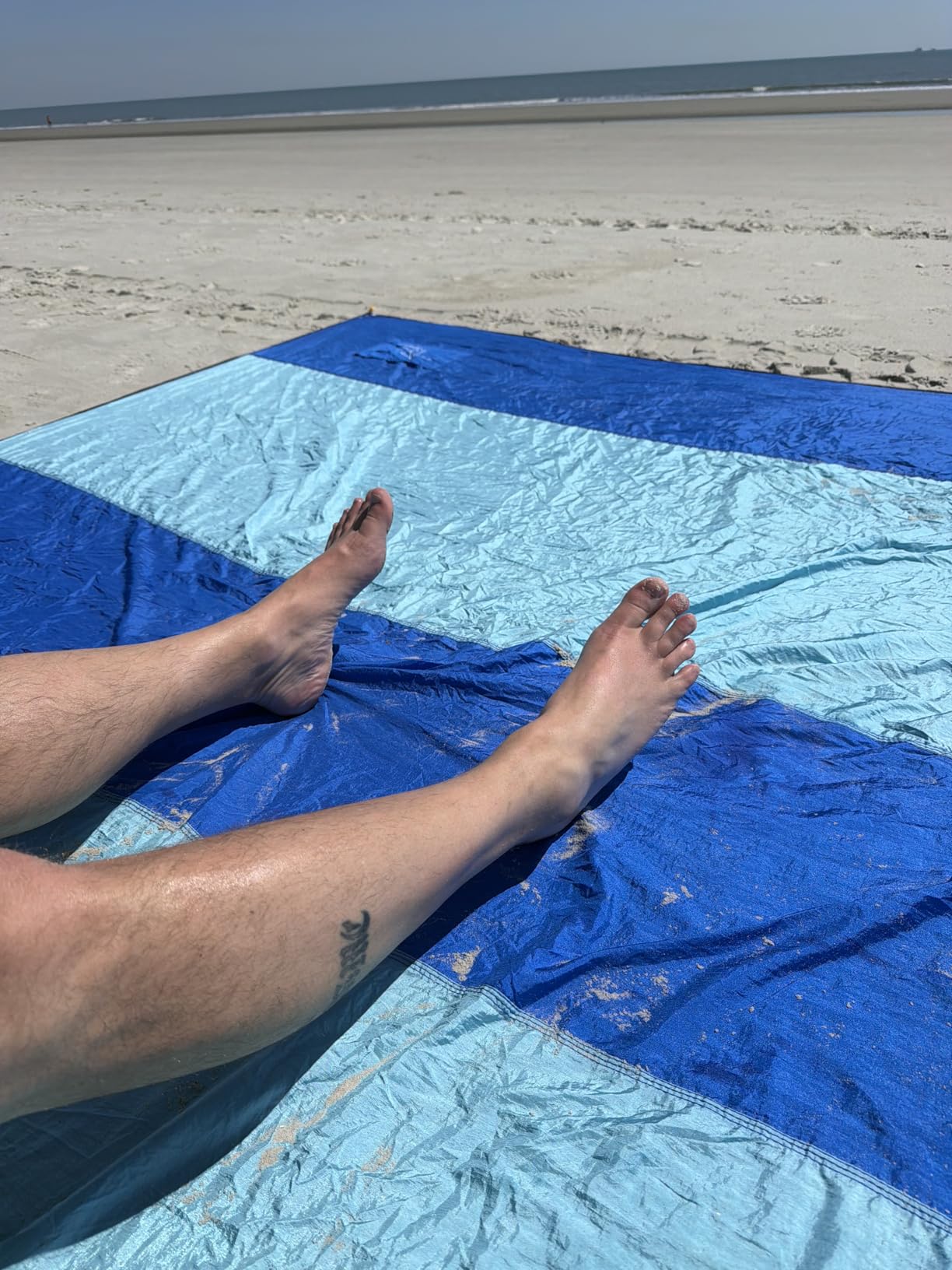 OCOOPA Extra Large Beach Blanket, Sand Free, Large Oversized Camping Mat, Comfortable Parachute Nylon, Cozy& Chic, Compact& Light, 4 Stakes&1 Travel Bag, S09 customer photo 1
