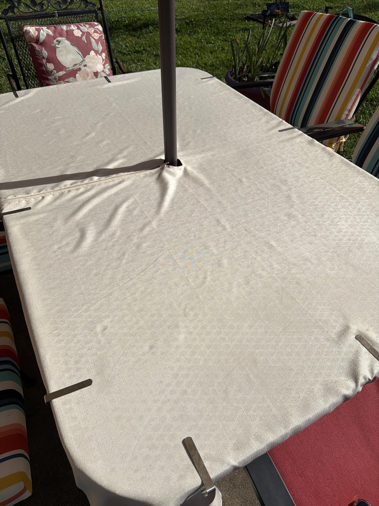 Outdoor Tablecloth Wrinkle-Free Stain Resistant Waterproof Polyester Fabric Table Cover with Zipper Umbrella Hole for Picnic/Party/Dinner/Patio Garden(60x84inch,Zippered,Aqua) customer photo 1