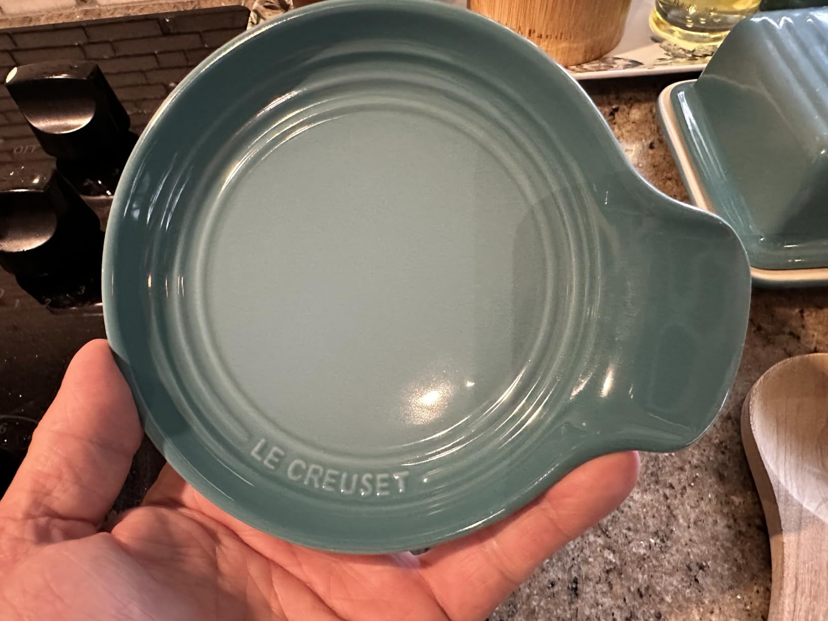Le Creuset Signature Stoneware Spoon Rest, 6 Inches, Marseille customer photo 2