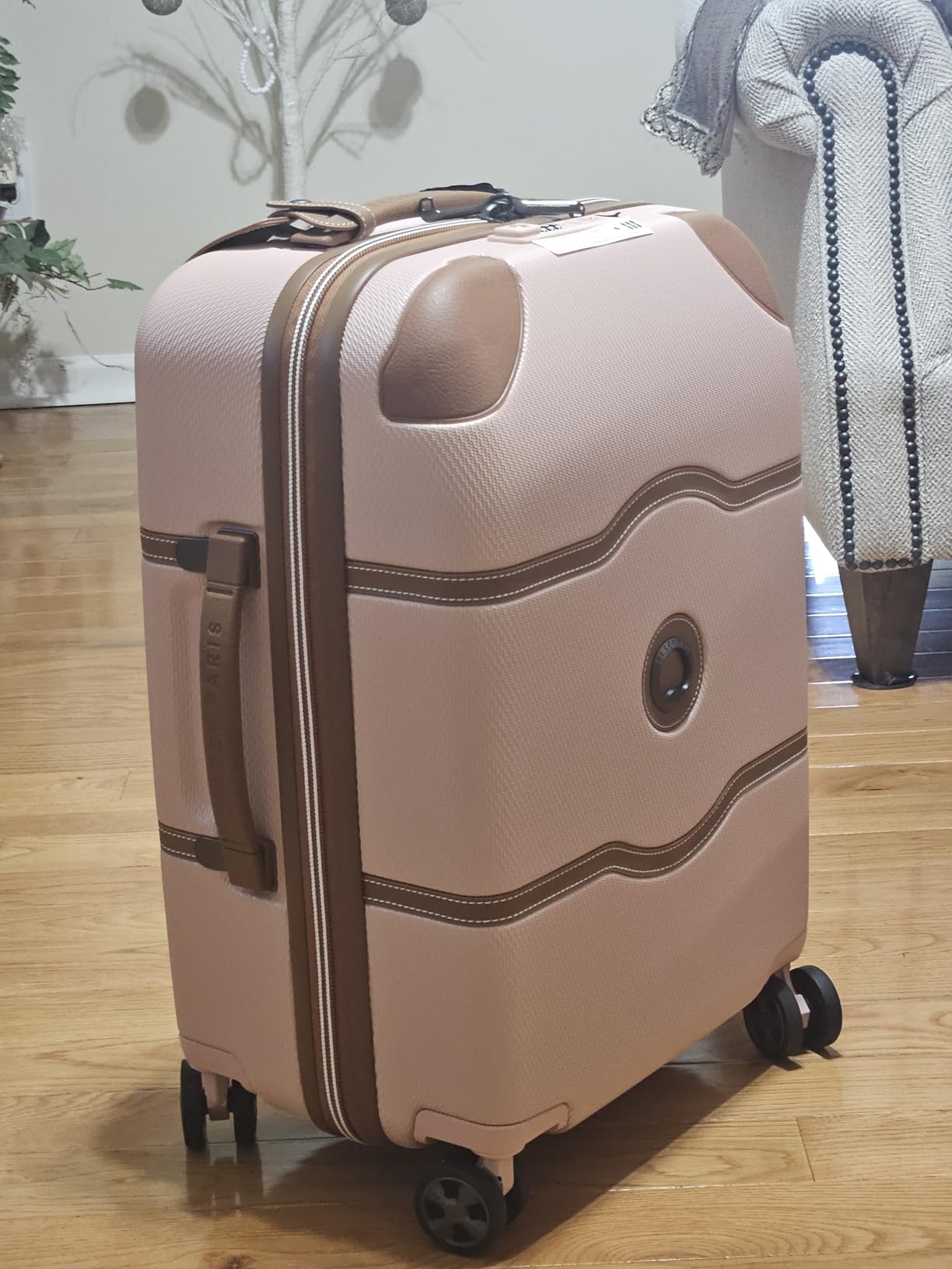 DELSEY PARIS Chatelet Air 2.0 Hardside Luggage Trunk with Spinner Wheels, Angora, Checked-26 Inch Trunk customer photo 1