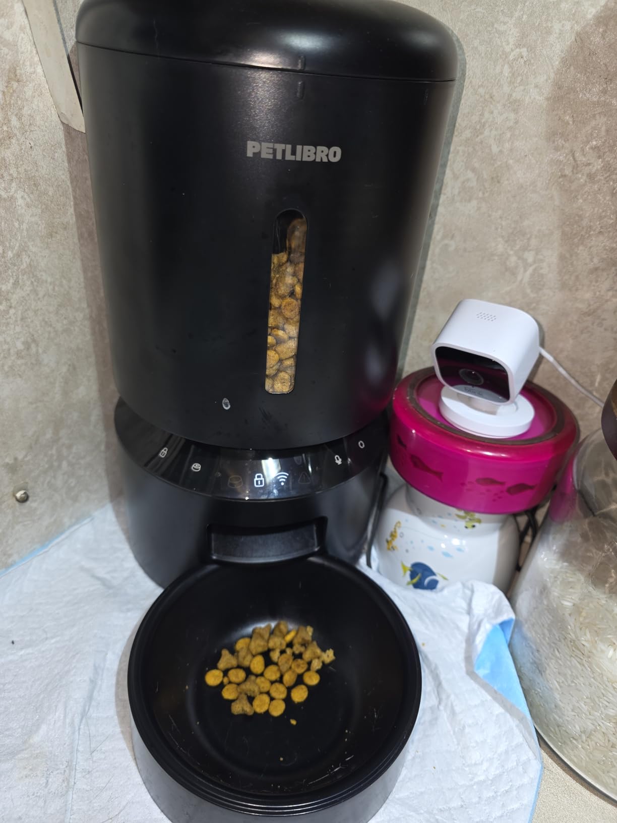 PETLIBRO Automatic Cat Feeder, 5G WiFi Automatic Dog Food Dispenser with Freshness Preservation, 5L Timed Pet Feeder with Low Food Sensor, Up to 10 Meals Per Day, Granary Black customer photo 2