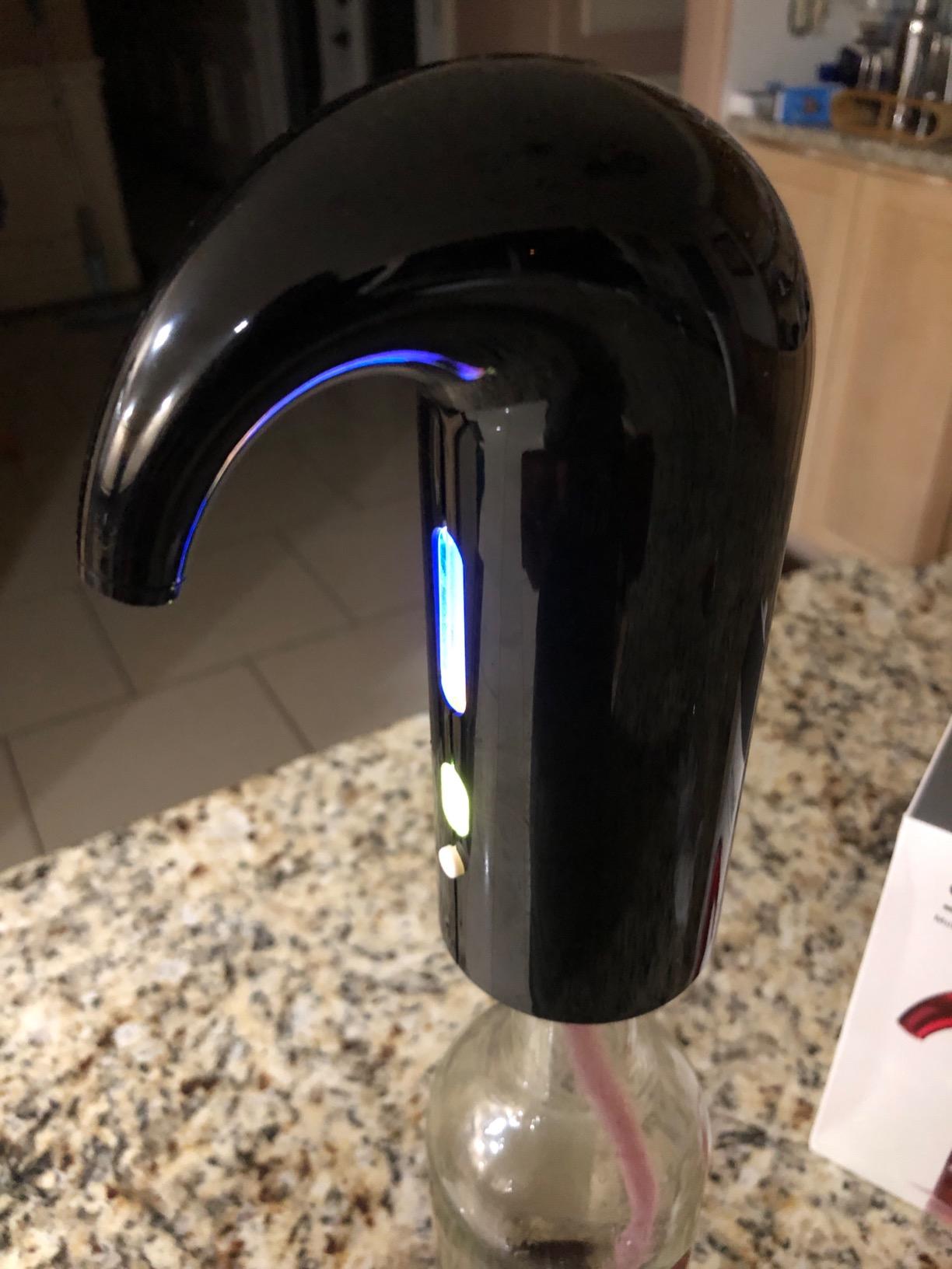 Electric Wine Aerator, Wine Dispenser Pump, Automatic Wine Pourer with Retractable Tube customer photo 2
